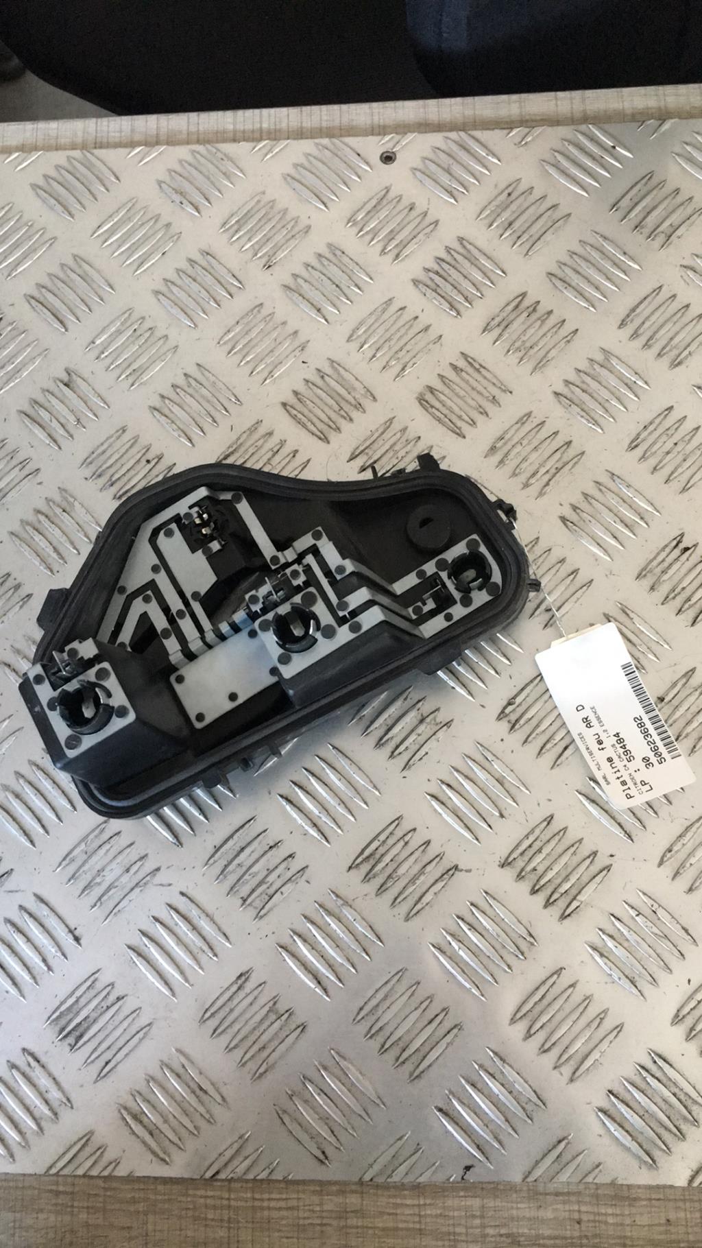 Base portalampade fanale posteriore destro CITROEN C4 CACTUS Gasolina - 1