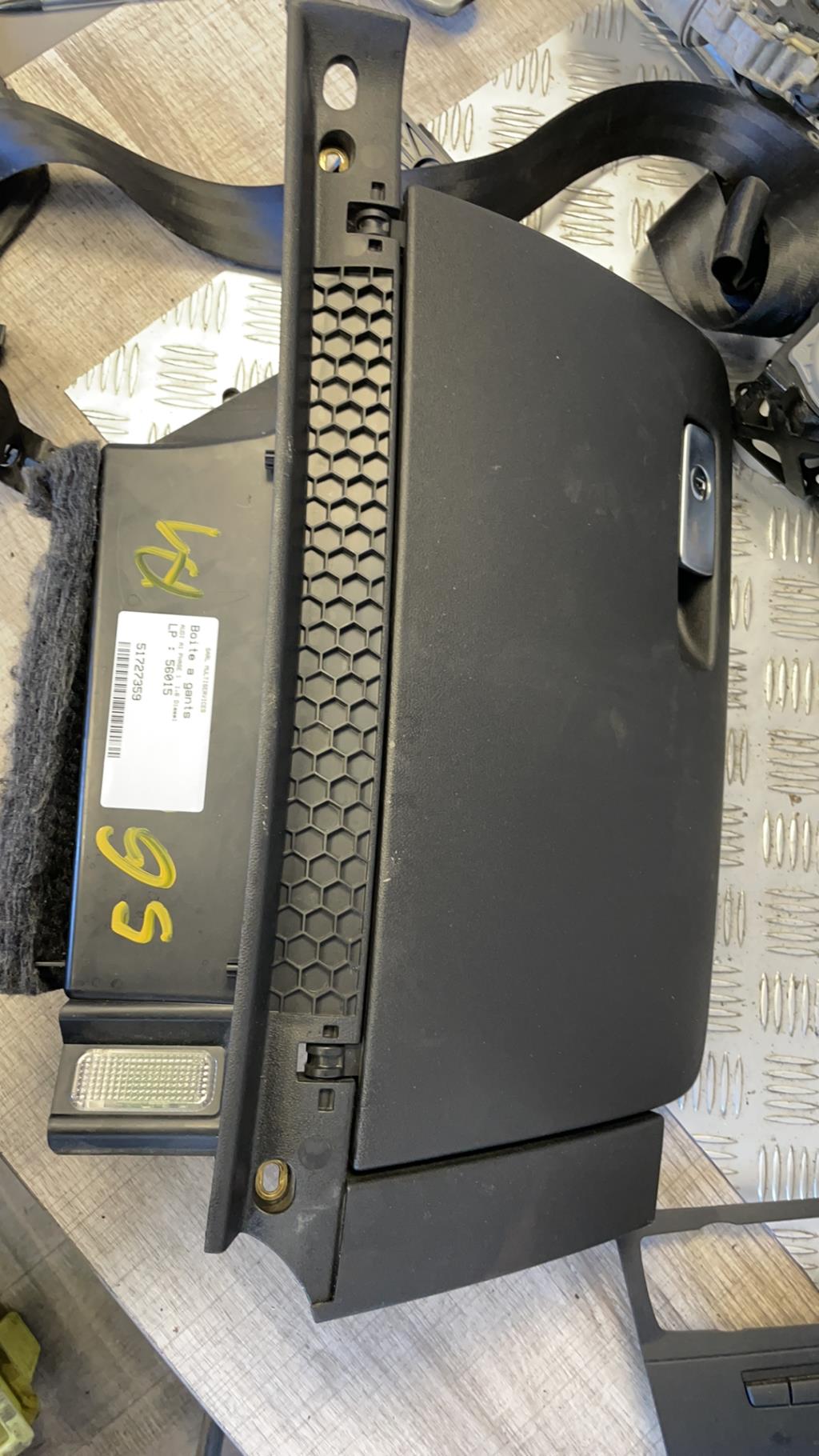 Boite a gants AUDI A1 1 PHASE 1 Diesel - 1