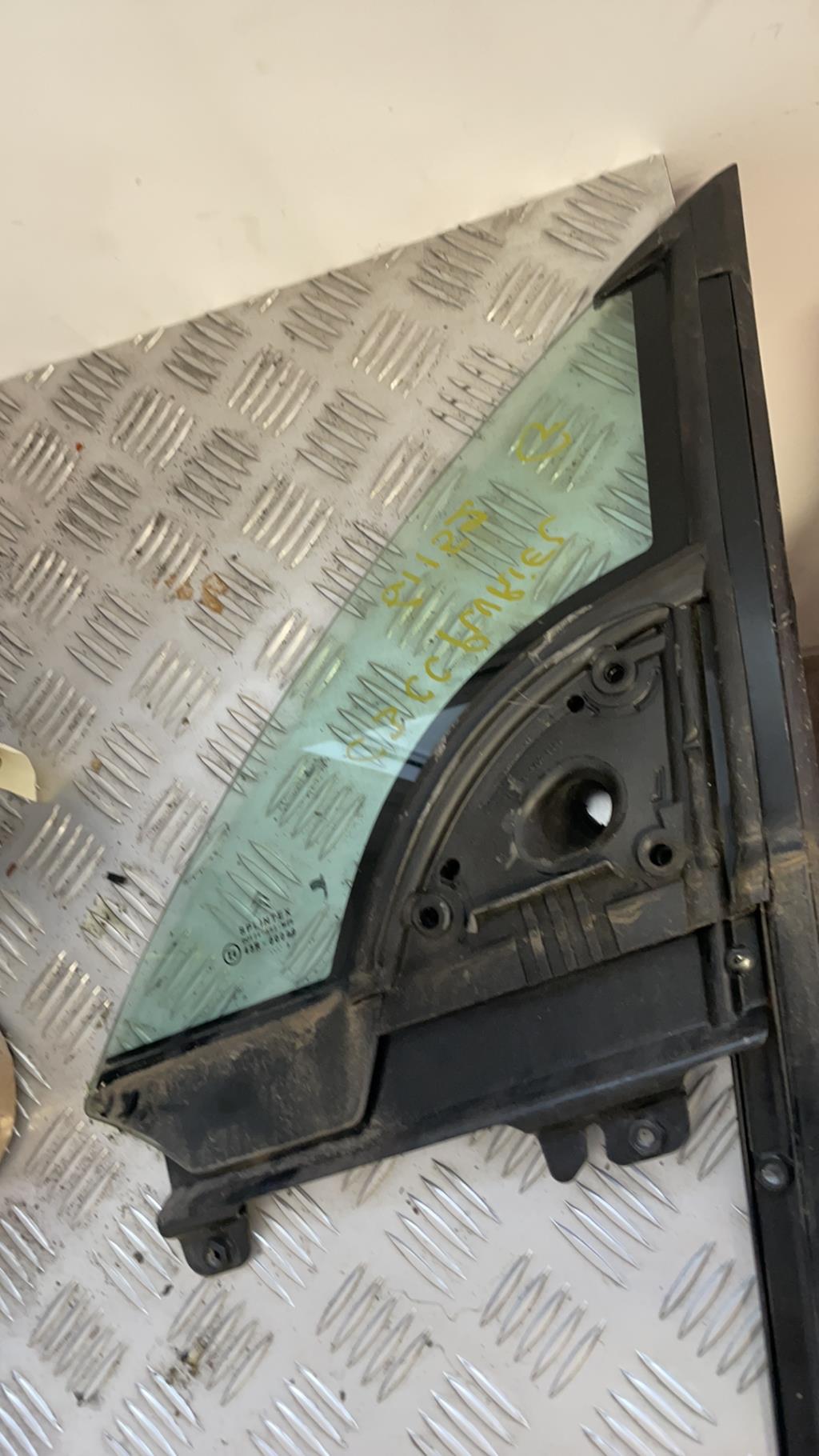 Vetro laterale fisso anteriore sinistra (portiera) CITROEN C3 PLURIEL PHASE 1 CABRIOLET Gasolina - 1