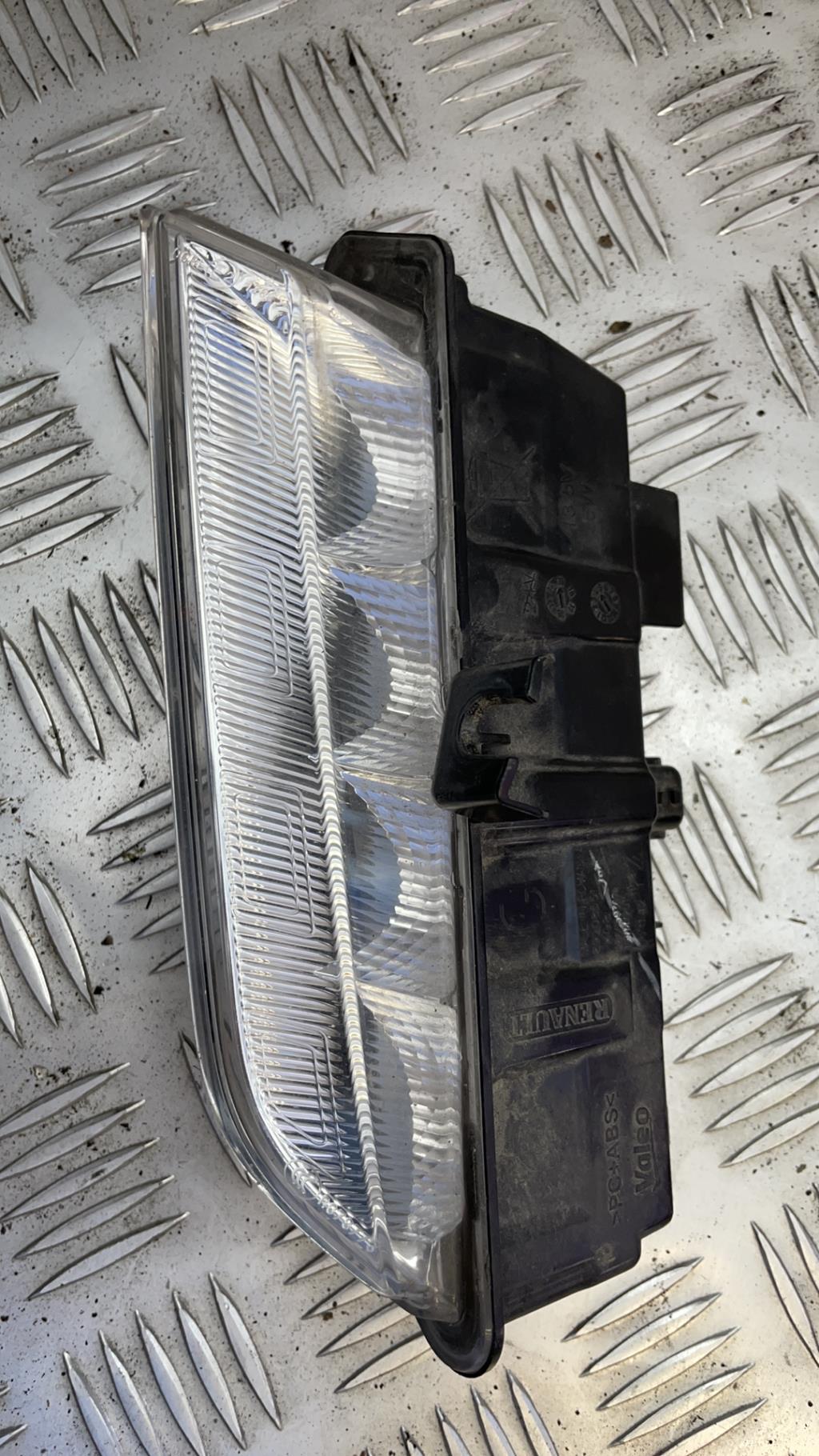 Feu diurne avant gauche RENAULT CLIO 4 PHASE 1  - 1