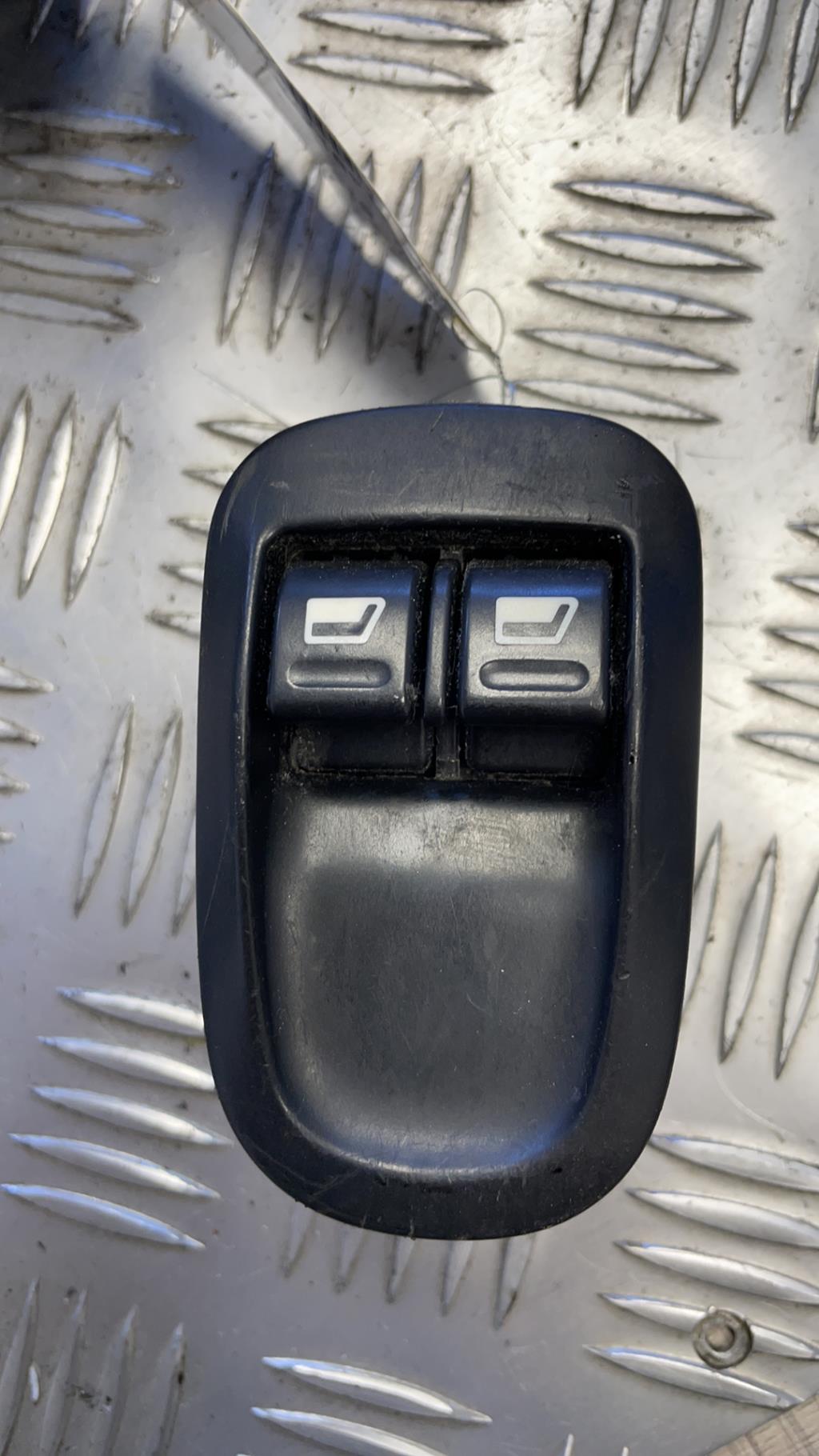 Interruttore lavacristalli anteriore sinistro PEUGEOT 206 PHASE 1 Diésel - 1