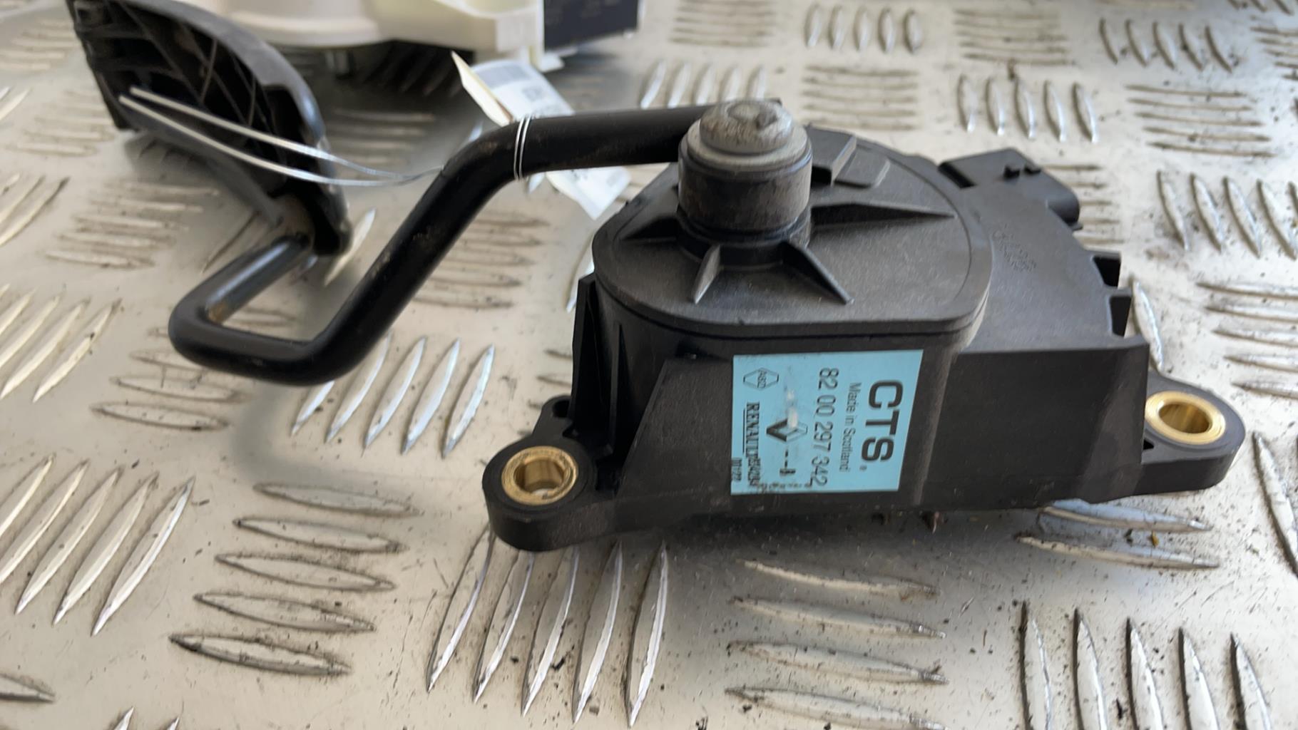 Pedale d'accelerateur RENAULT CLIO 3 PHASE 2 Diesel - 1