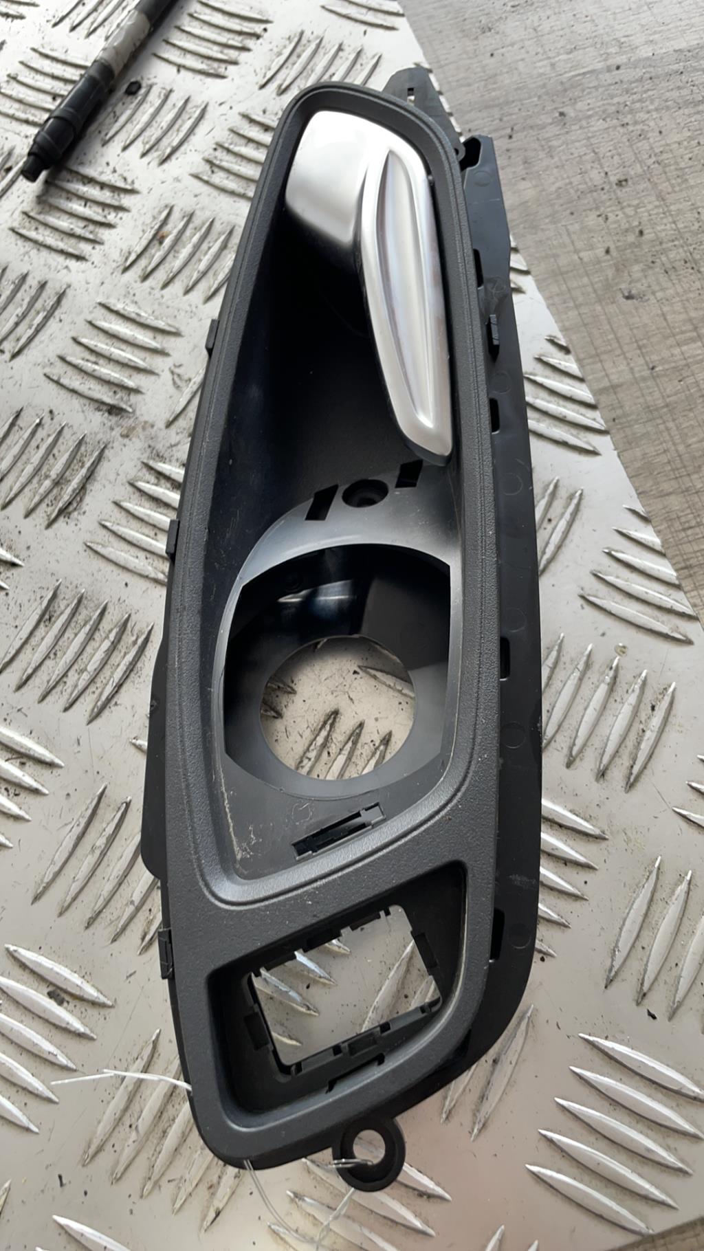 Maniglia interna anteriore destra AUDI A1 1 SPORTBACK PHASE 1 Diésel - 1