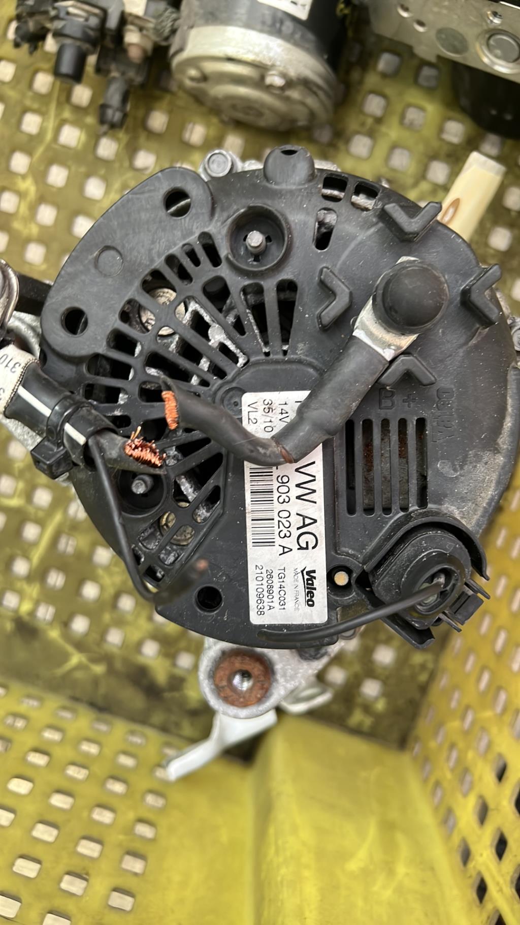 Alternatore VOLKSWAGEN TOURAN 2 Diésel - 1