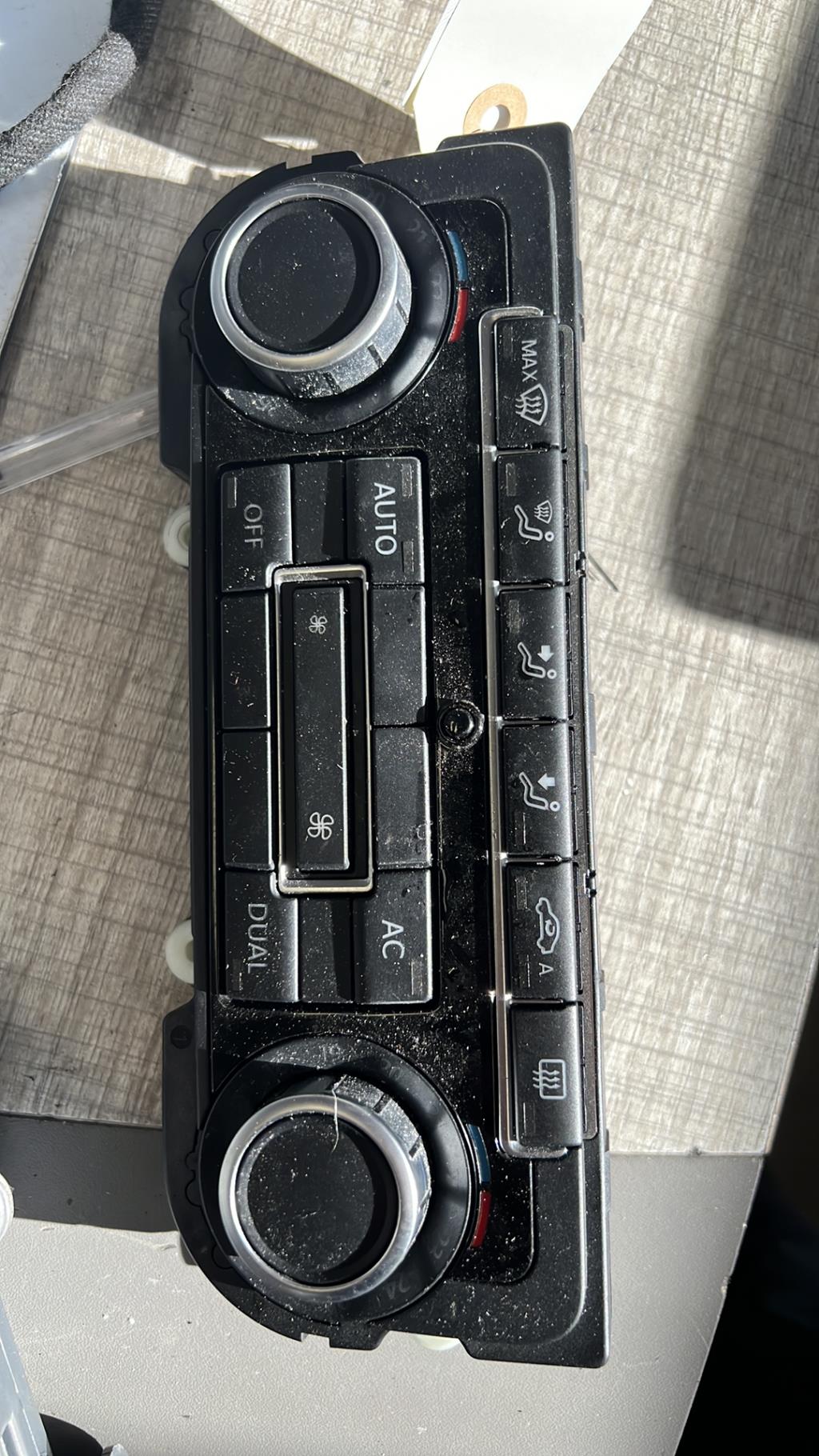 Commande chauffage VOLKSWAGEN TOURAN 2 Diesel - 1