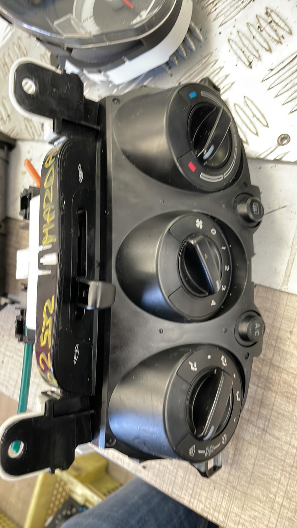 Commande chauffage MAZDA 2 2 PHASE 2 Diesel - 1