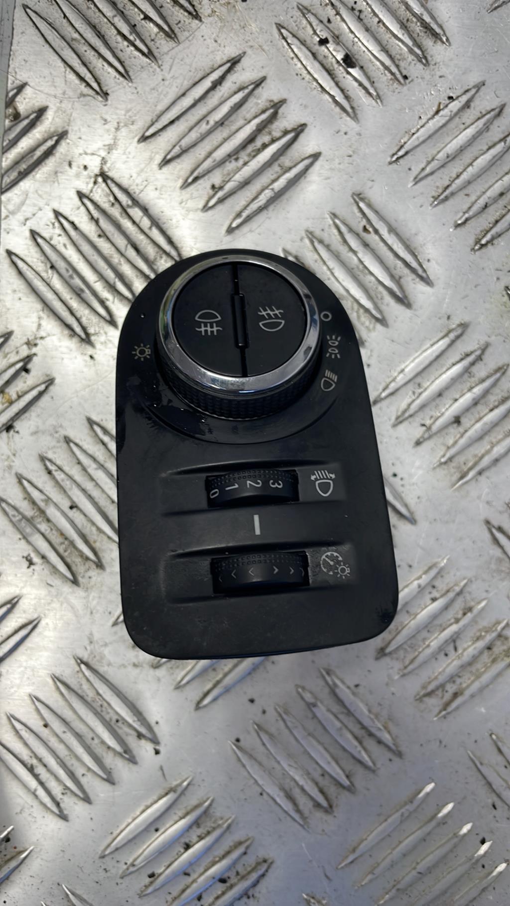 Commande de phare OPEL CORSA D PHASE 2 Diesel - 1