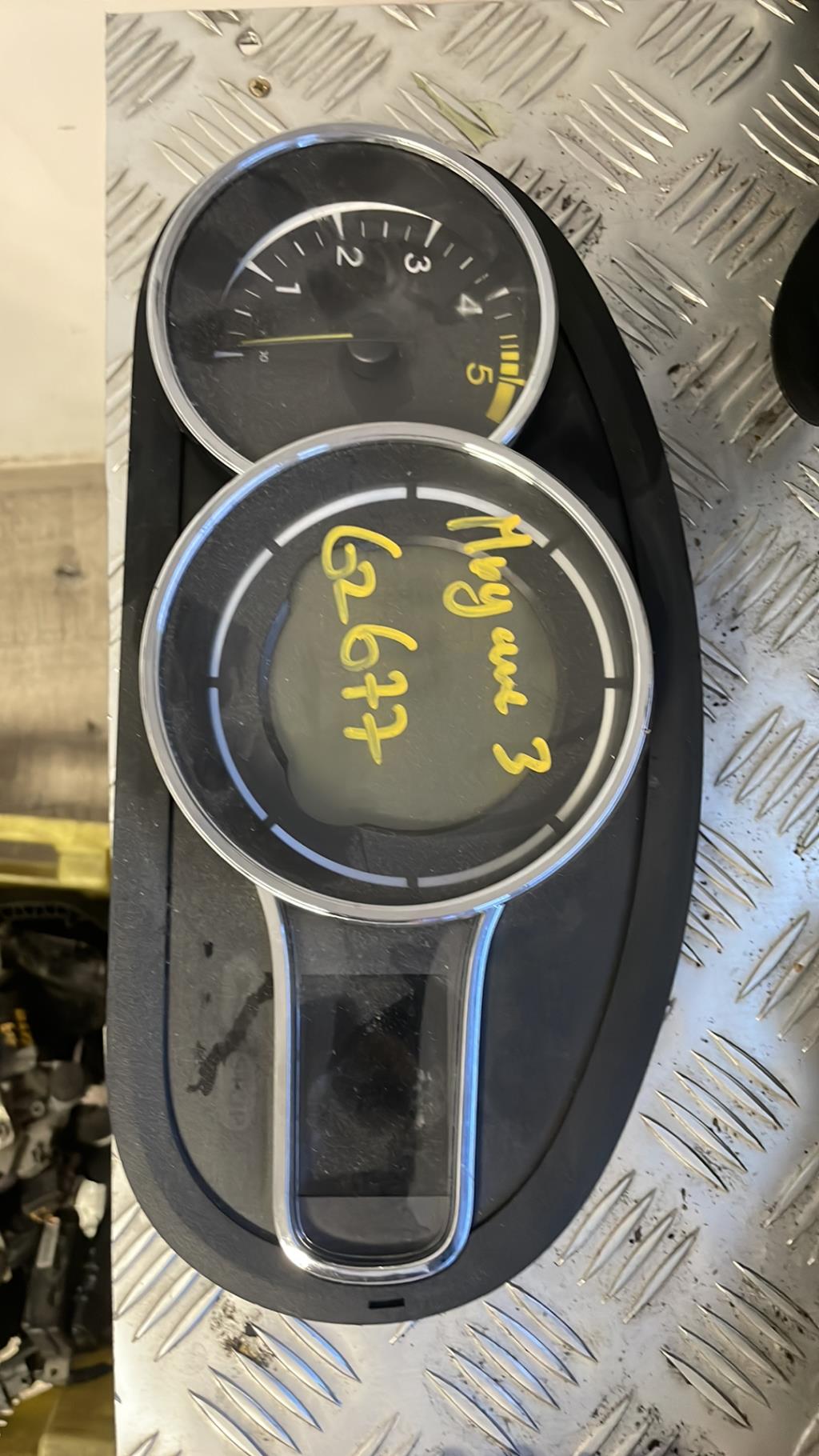 Compteur RENAULT MEGANE 3 PHASE 1 Diesel - 1