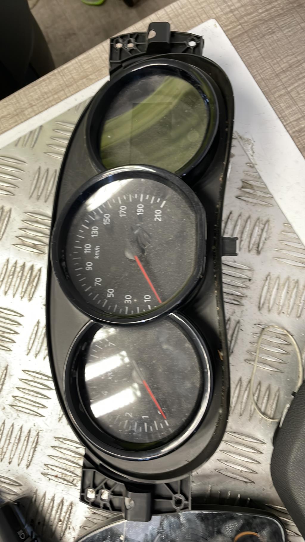 Compteur DACIA SANDERO 2 PHASE 2 Essence - 1