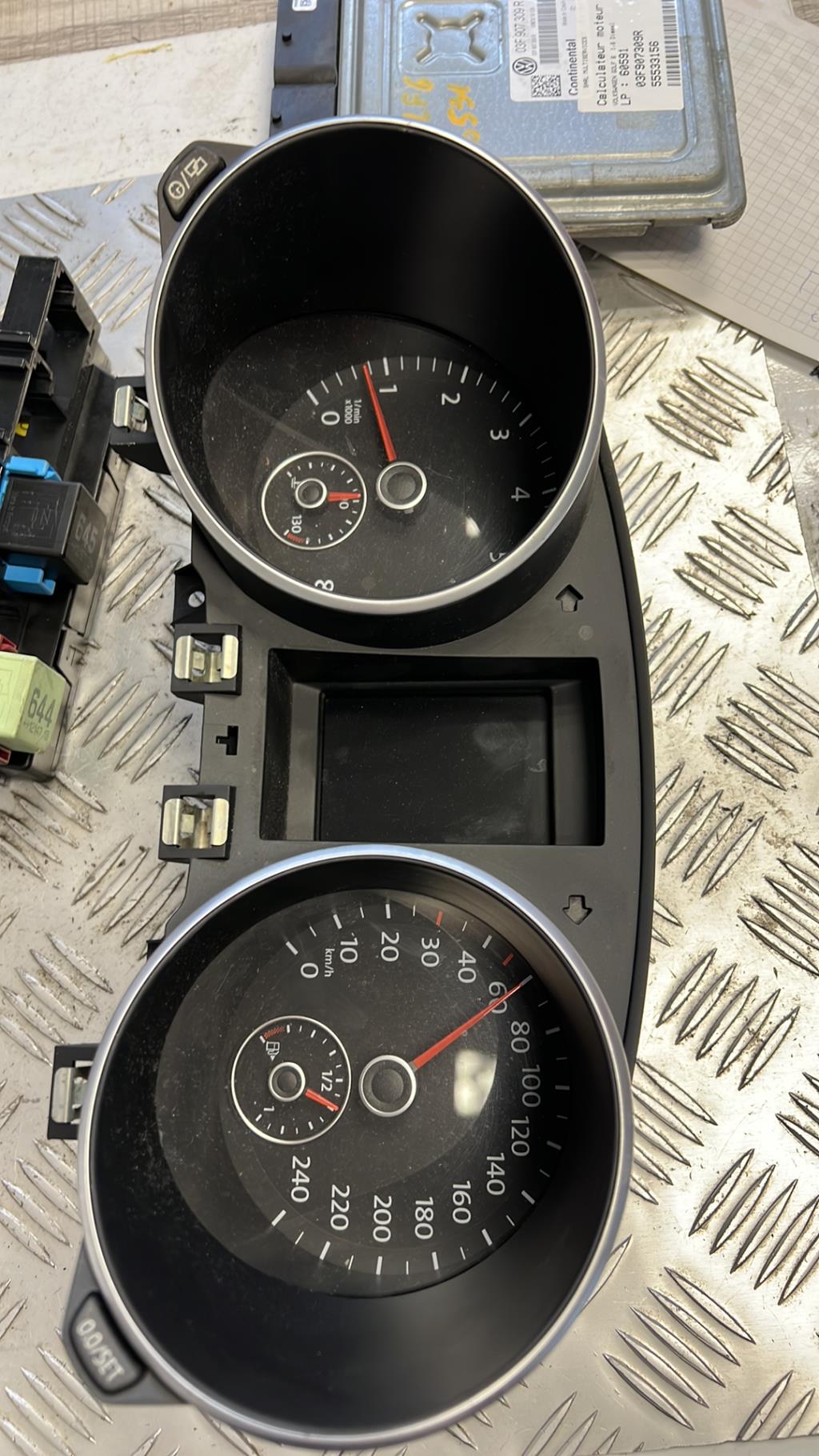 Compteur VOLKSWAGEN GOLF 6 Diesel - 1