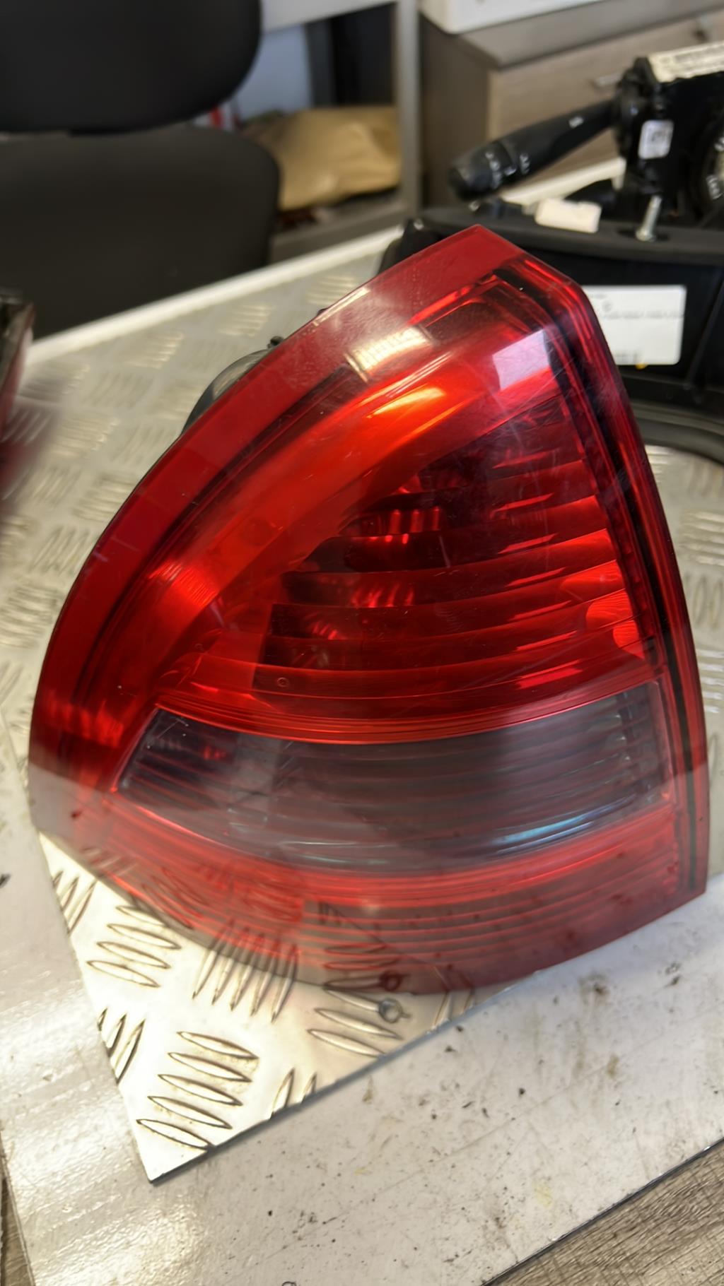 Fanale posteriore principale sinistro (luci) RENAULT MEGANE 1 PHASE 2 COUPE Diésel - 1