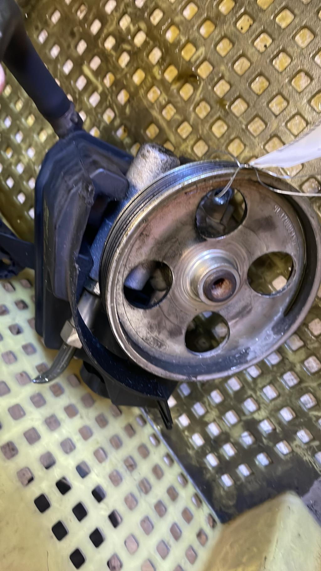 Pompe de direction PEUGEOT 206+ Diesel - 1