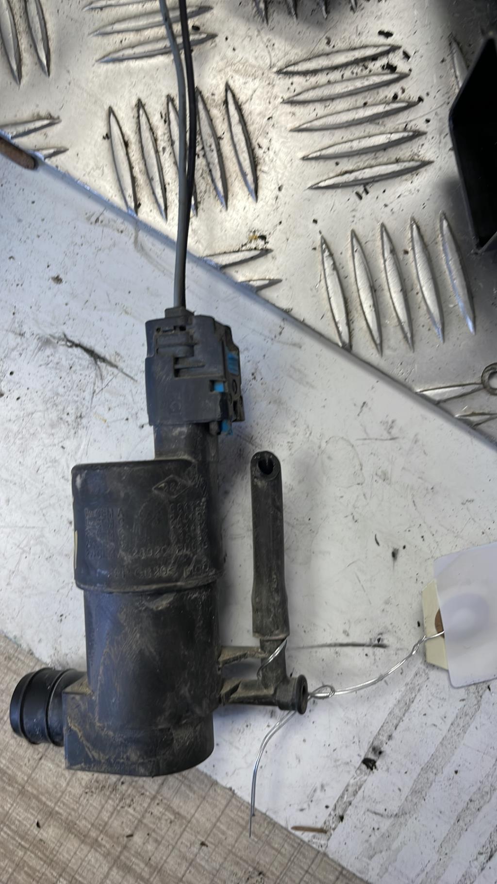 Pompe lave glace avant RENAULT MASTER 3 PHASE 2 Diesel - 1