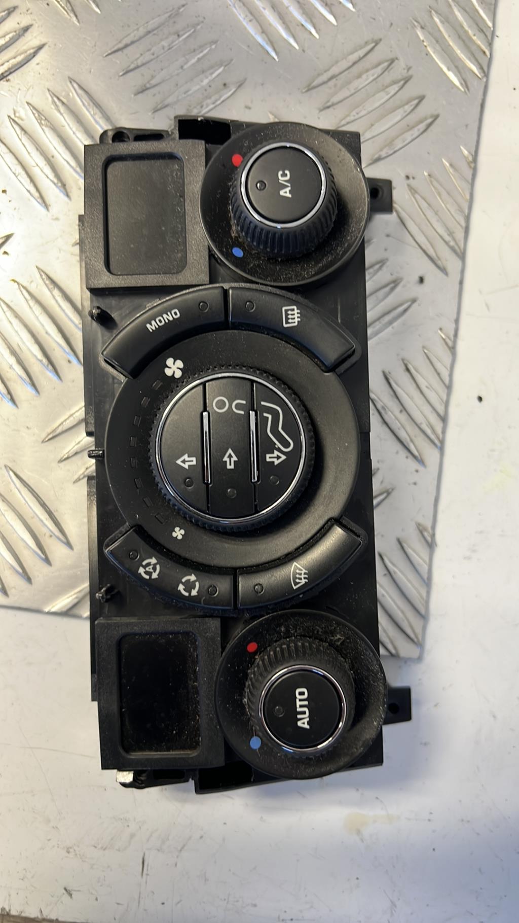 Commande chauffage PEUGEOT 3008 1 PHASE 1 Diesel - 1