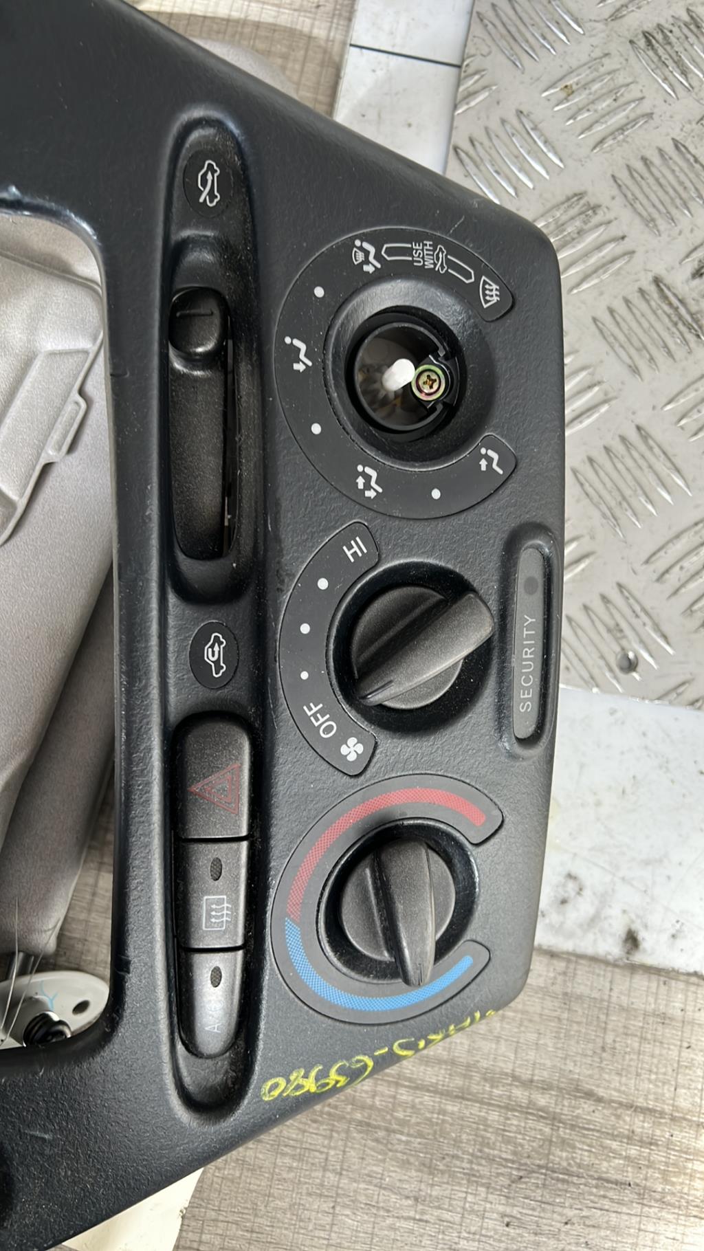 Commande chauffage TOYOTA YARIS VERSO PHASE 1 Essence - 1