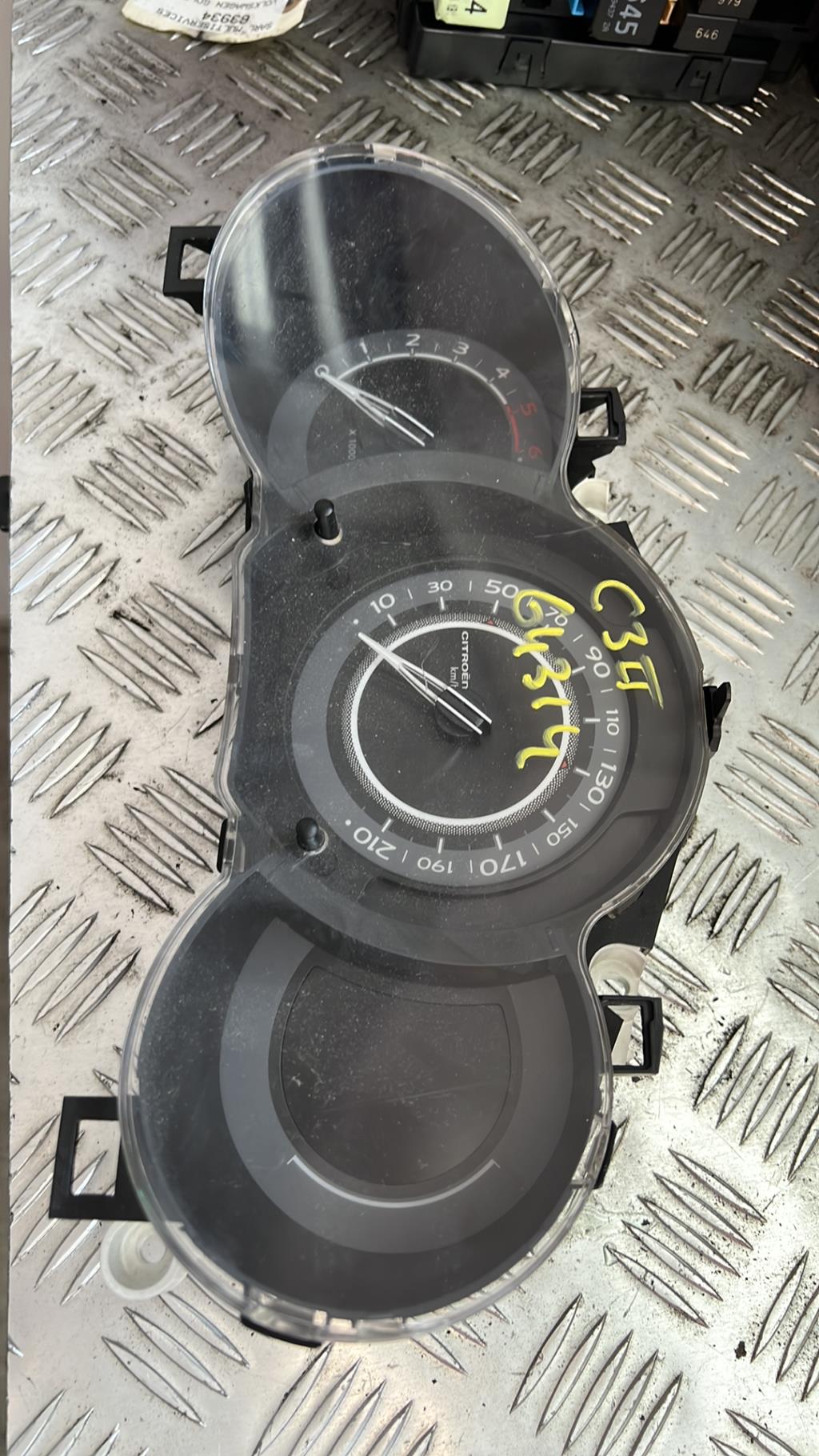 Compteur CITROEN C3 2 PHASE 1 Diesel - 1