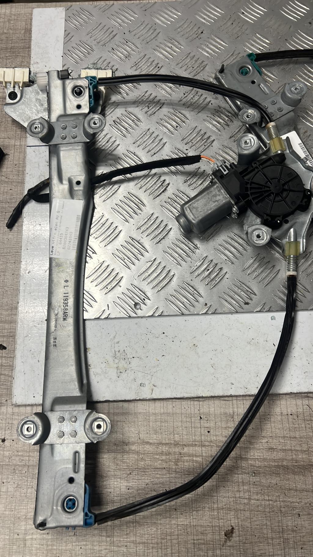 Alzacristalli elettrico anteriore sinistro RENAULT TWINGO 2 PHASE 1 Gasolina - 1