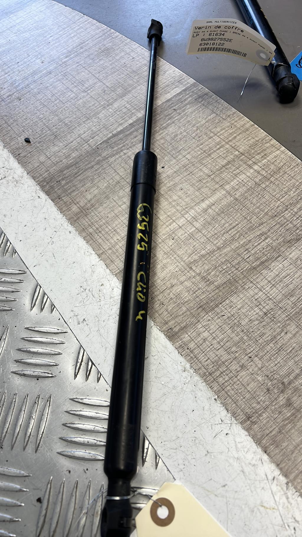 Verin de coffre RENAULT CLIO 4 PHASE 1 Essence - 1