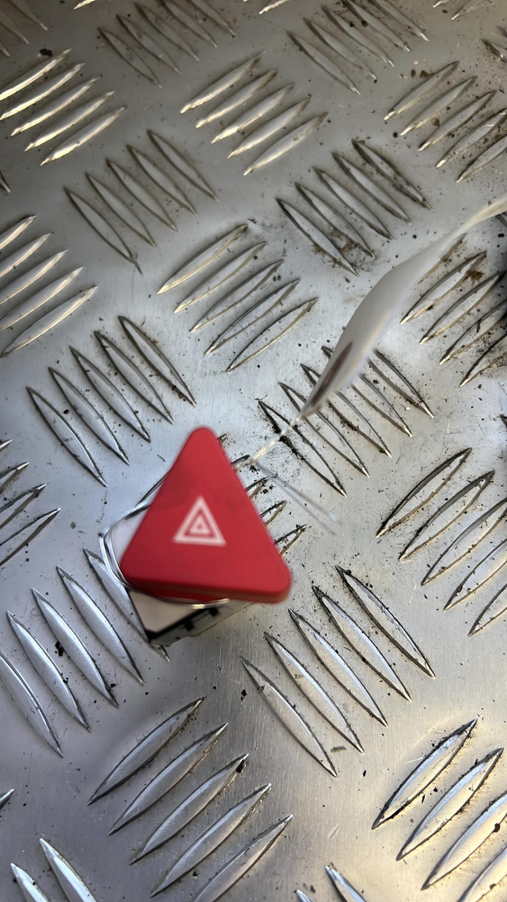 Bouton de warning VOLKSWAGEN GOLF PLUS PHASE 2 Diesel - 1