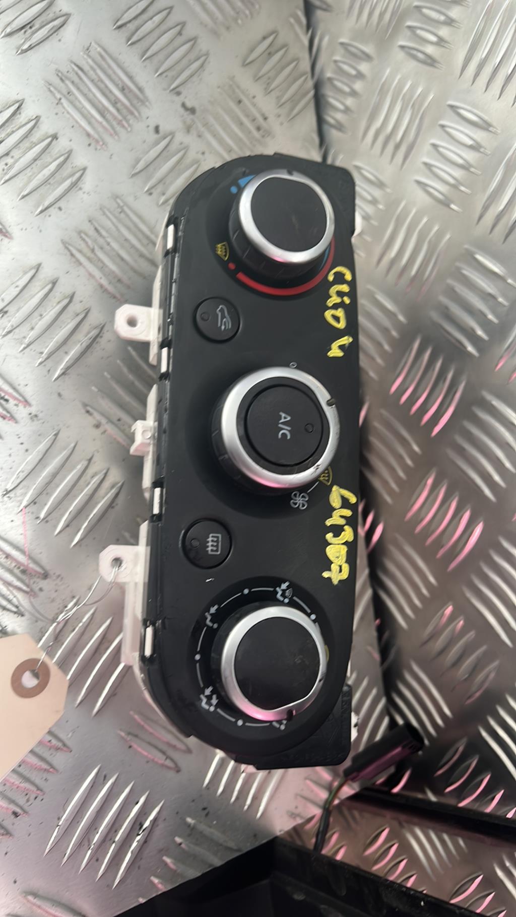 Commande chauffage RENAULT CLIO 4 PHASE 2 Diesel - 1