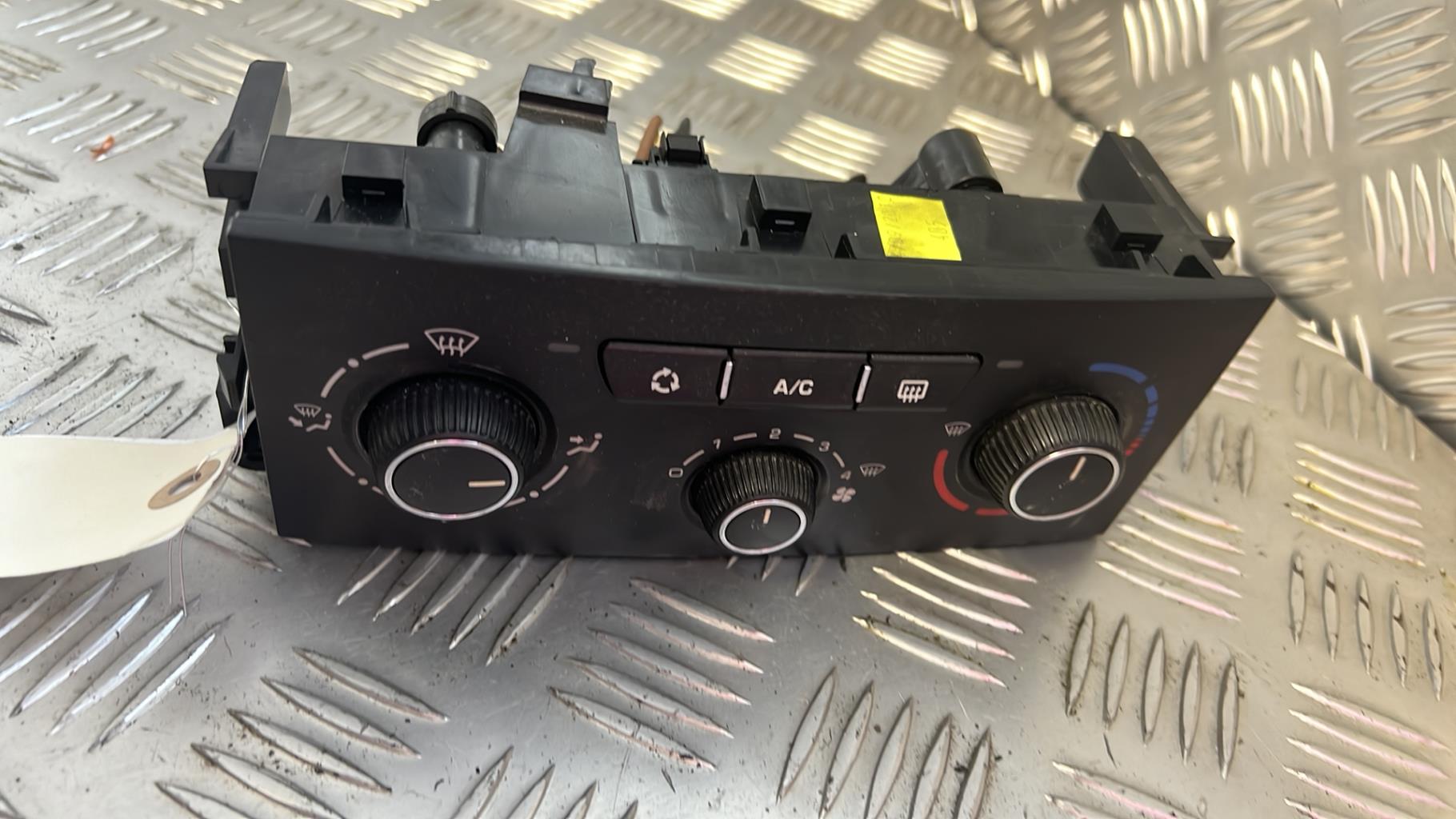 Commande chauffage PEUGEOT 207 PHASE 2 Diesel - 1