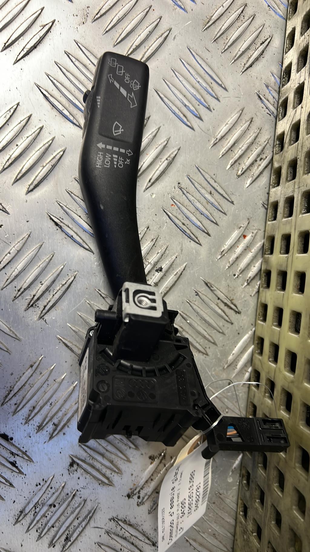 Commodo d'essuie glaces VOLKSWAGEN GOLF PLUS PHASE 2 Diesel - 1