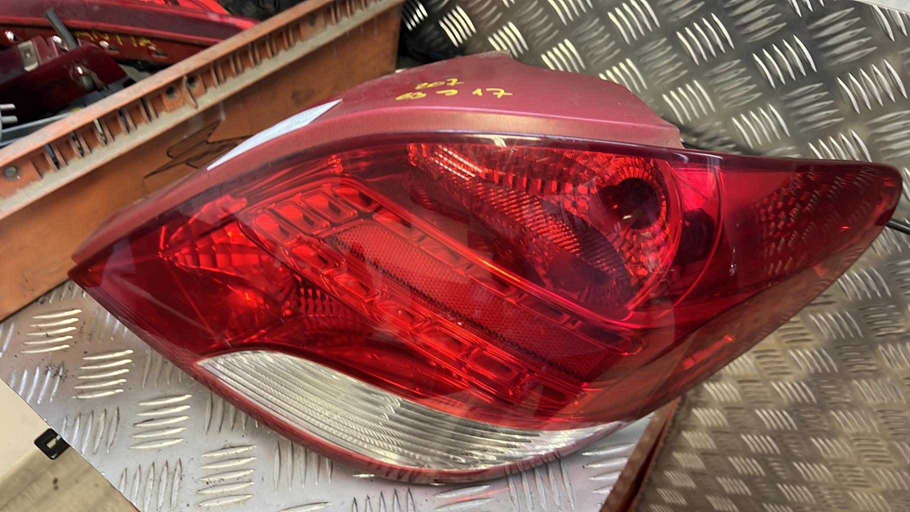 Fanale posteriore principale destro (luci) PEUGEOT 207 PHASE 2 Gasolina - 1
