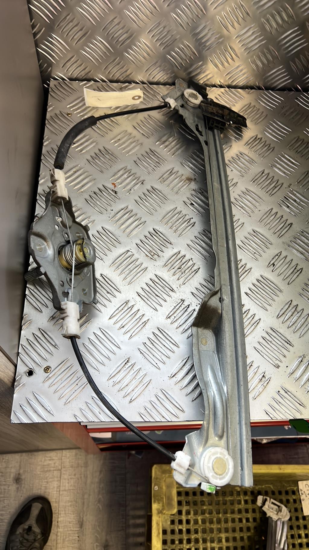 Alzacristalli manuale posteriore destro RENAULT MODUS PHASE 1 Diésel - 1