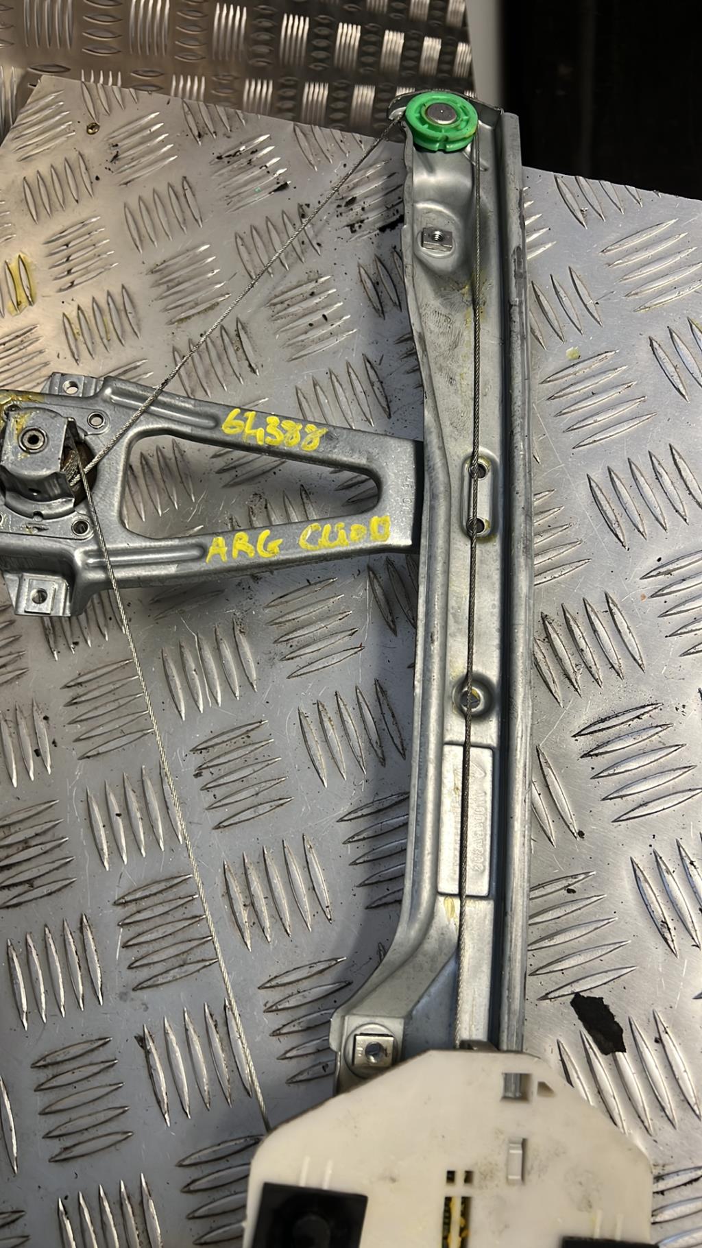 Alzacristalli manuale posteriore sinistro RENAULT CLIO 2 PHASE 2 Diésel - 1