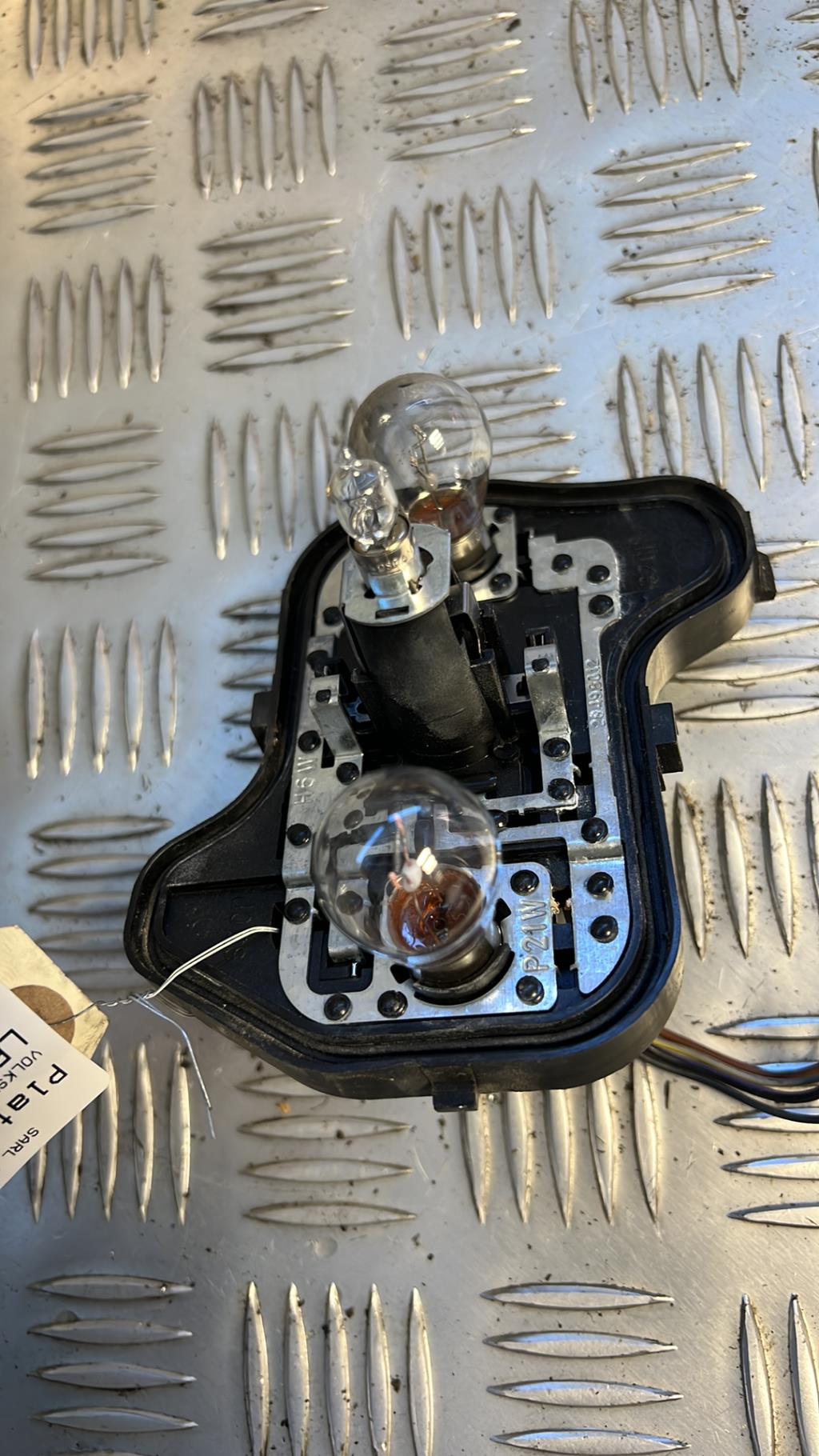 Base portalampade fanale posteriore destro VOLKSWAGEN GOLF 5 Diésel - 1