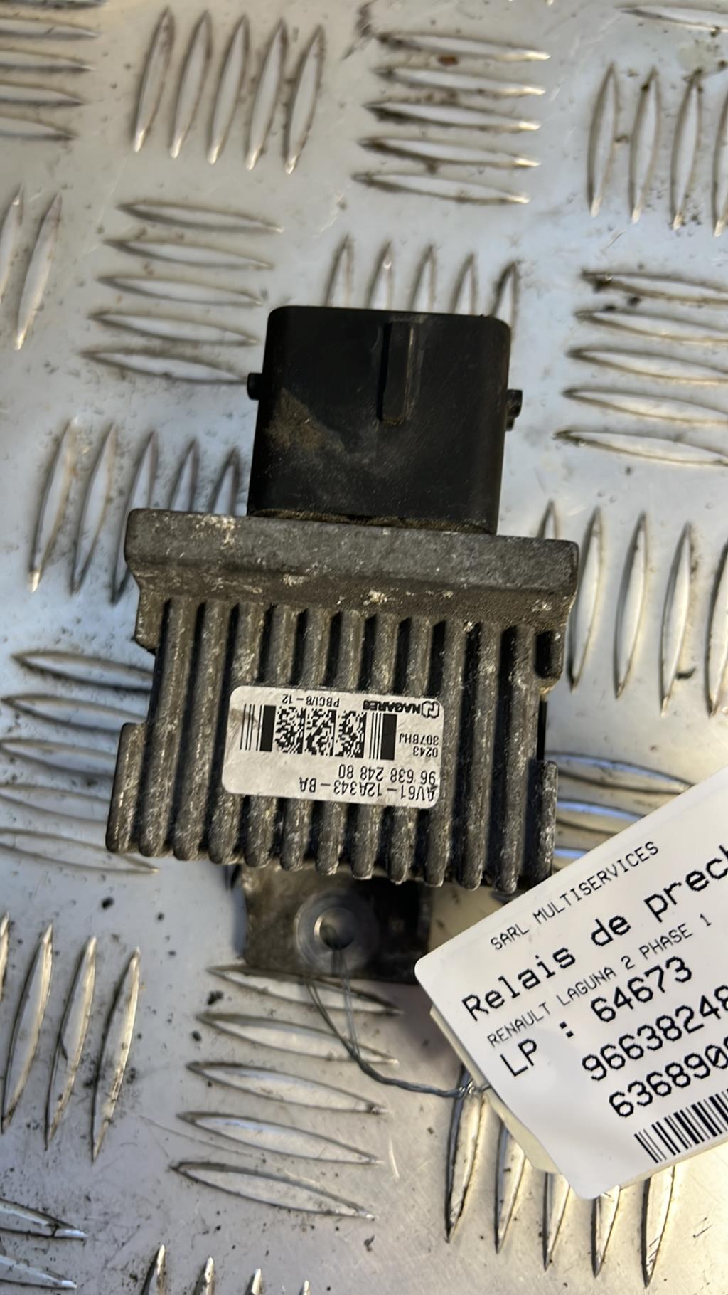 Relais de prechauffage RENAULT LAGUNA 2 PHASE 1 Essence - 1