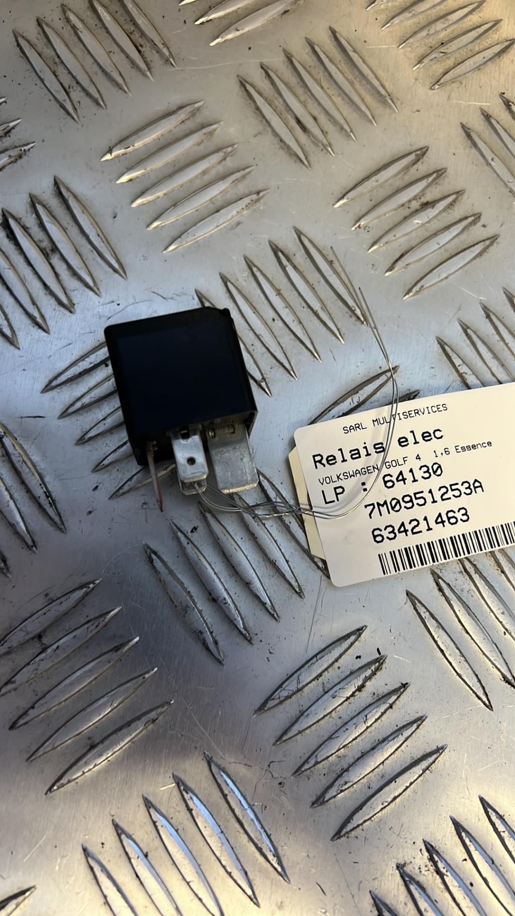 Relais electrique VOLKSWAGEN GOLF 4 Essence - 1