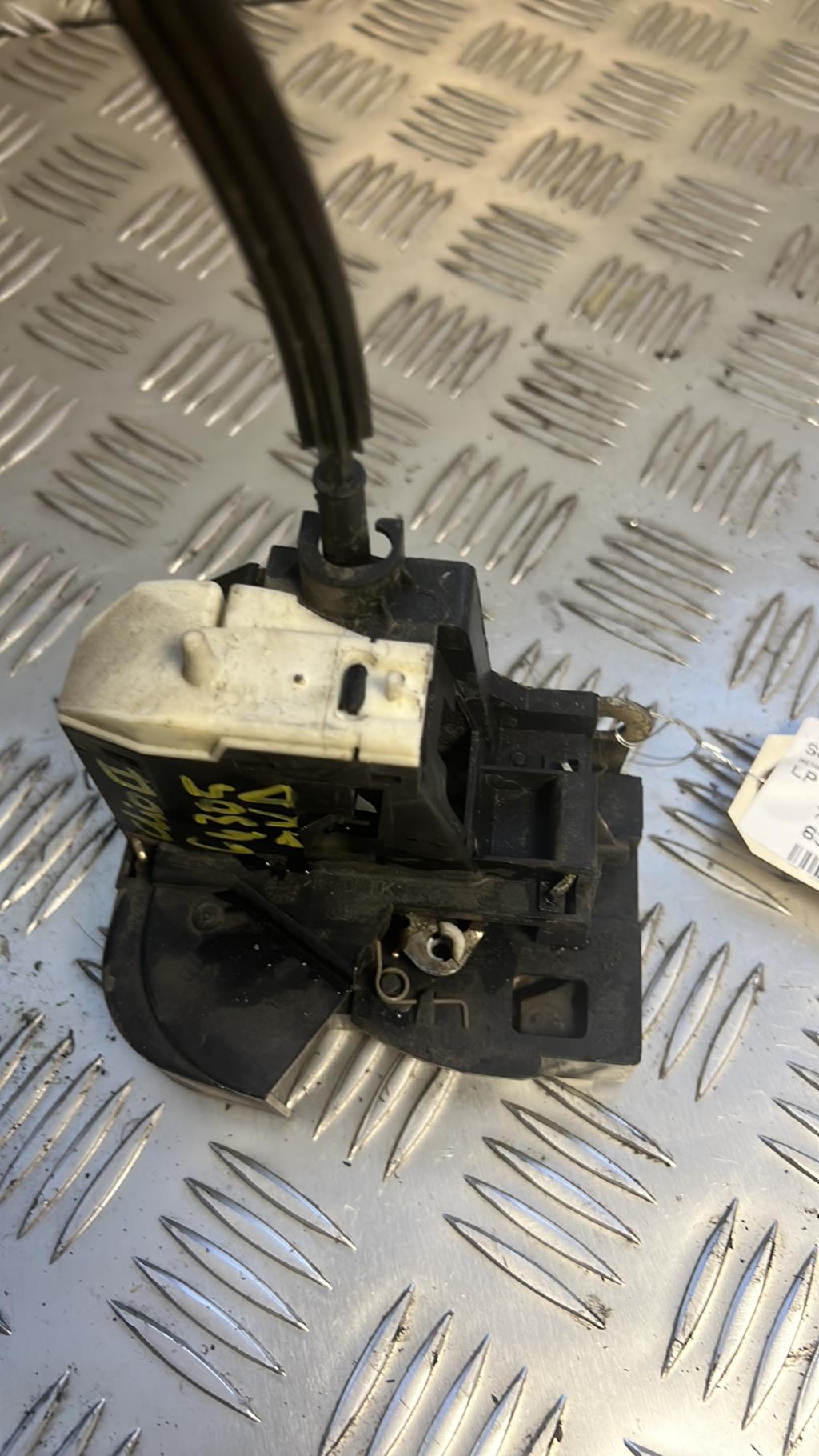 Serrure avant droit RENAULT CLIO 2 PHASE 2 Diesel - 1