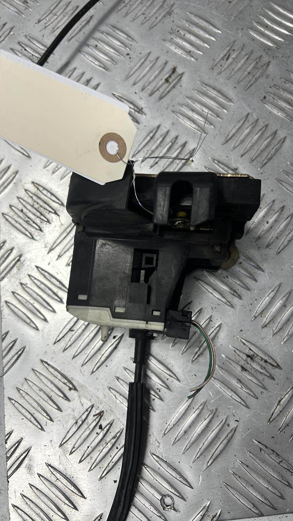 Serrure avant gauche RENAULT CLIO 2 PHASE 2 Diesel - 1