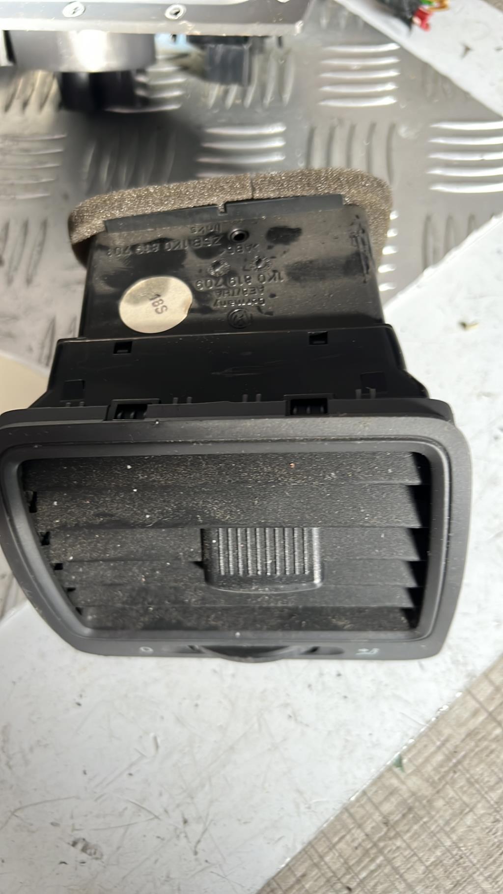 Bocchetta aerazione cruscotto VOLKSWAGEN GOLF 5 Diésel - 1