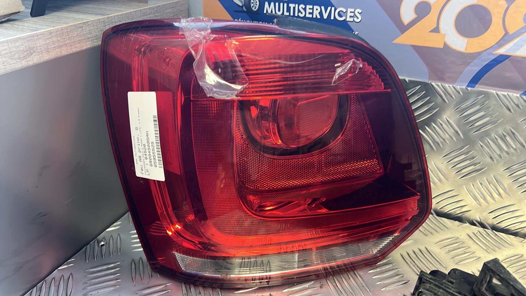 Fanale posteriore principale sinistro (luci) VOLKSWAGEN POLO 5 PHASE 1 Diésel - 1