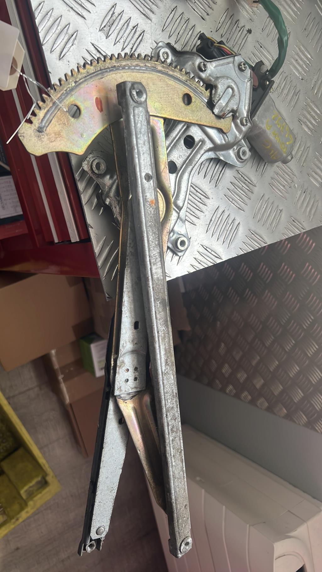 Alzacristalli elettrico anteriore sinistro TOYOTA COROLLA 9 PHASE 1 BREAK Diésel - 1