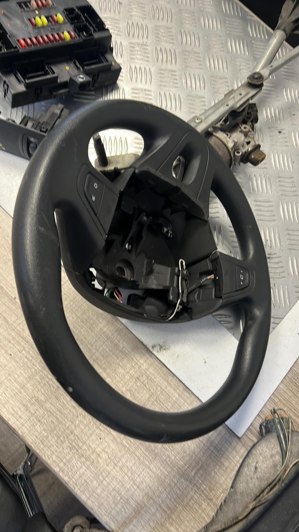 Volant RENAULT MEGANE 3 PHASE 1 Diesel - 1