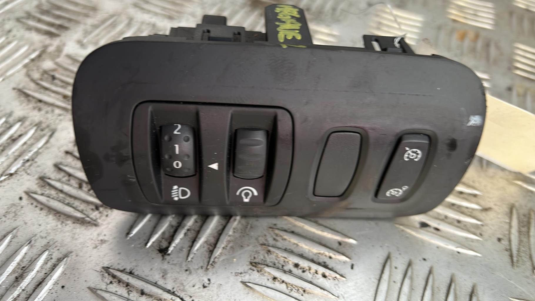 Commande de reglage hauteur de phare RENAULT MEGANE 2 PHASE 2 BREAK Diesel - 1