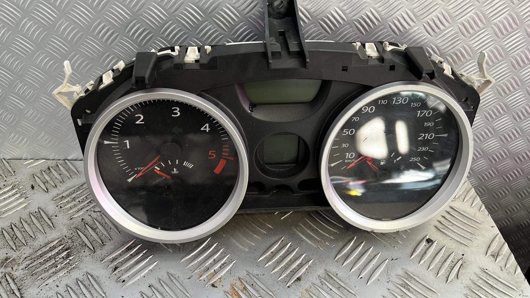 Compteur RENAULT MEGANE 2 PHASE 2 BREAK Diesel - 1