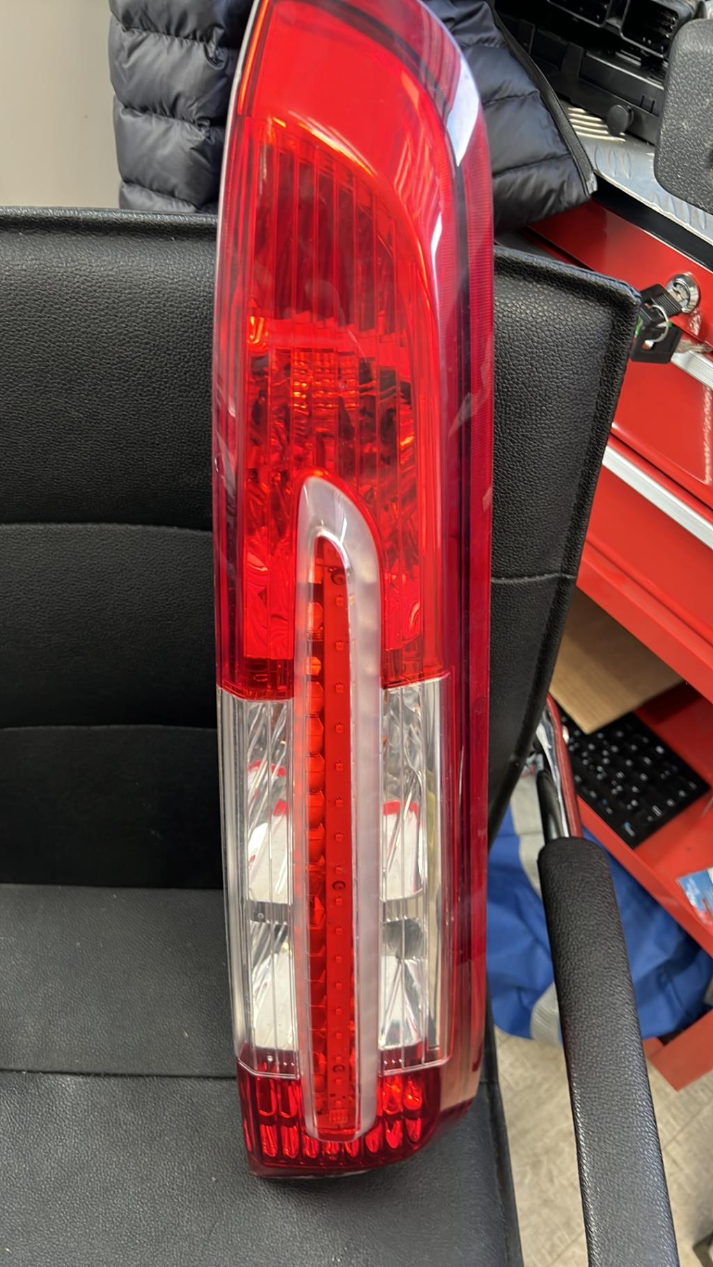 Fanale posteriore principale destro (luci) FORD C-MAX 1 PHASE 2 Diésel - 1