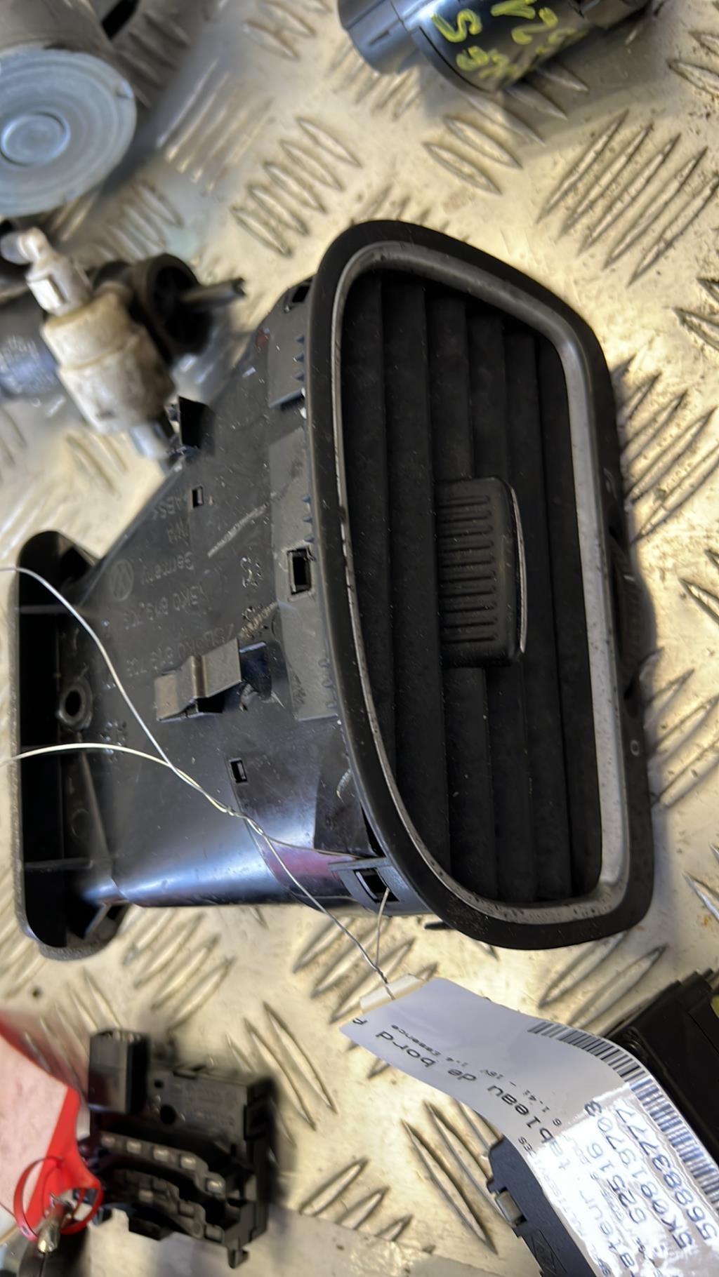 Bocchetta aerazione cruscotto anteriore sinistra VOLKSWAGEN GOLF 6 Gasolina - 1