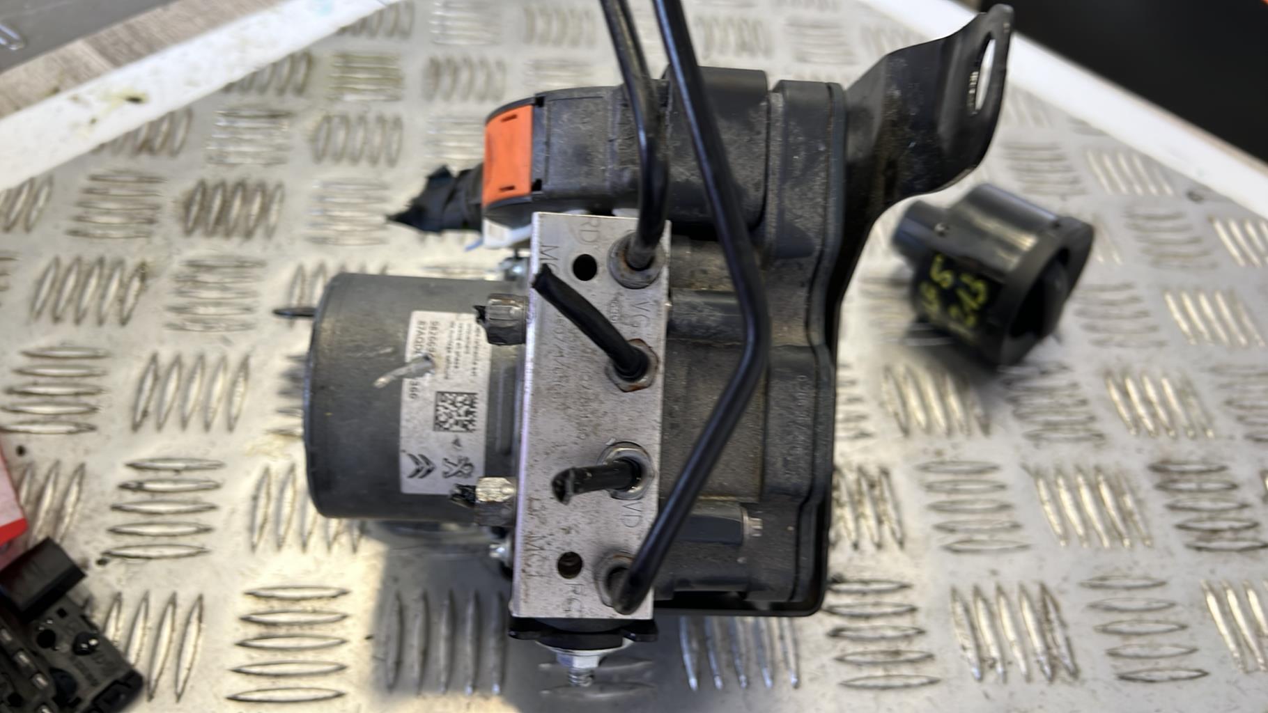 Blocco ABS (antibloccaggio freni) PEUGEOT 5008 2 PHASE 1 Gasolina - 1