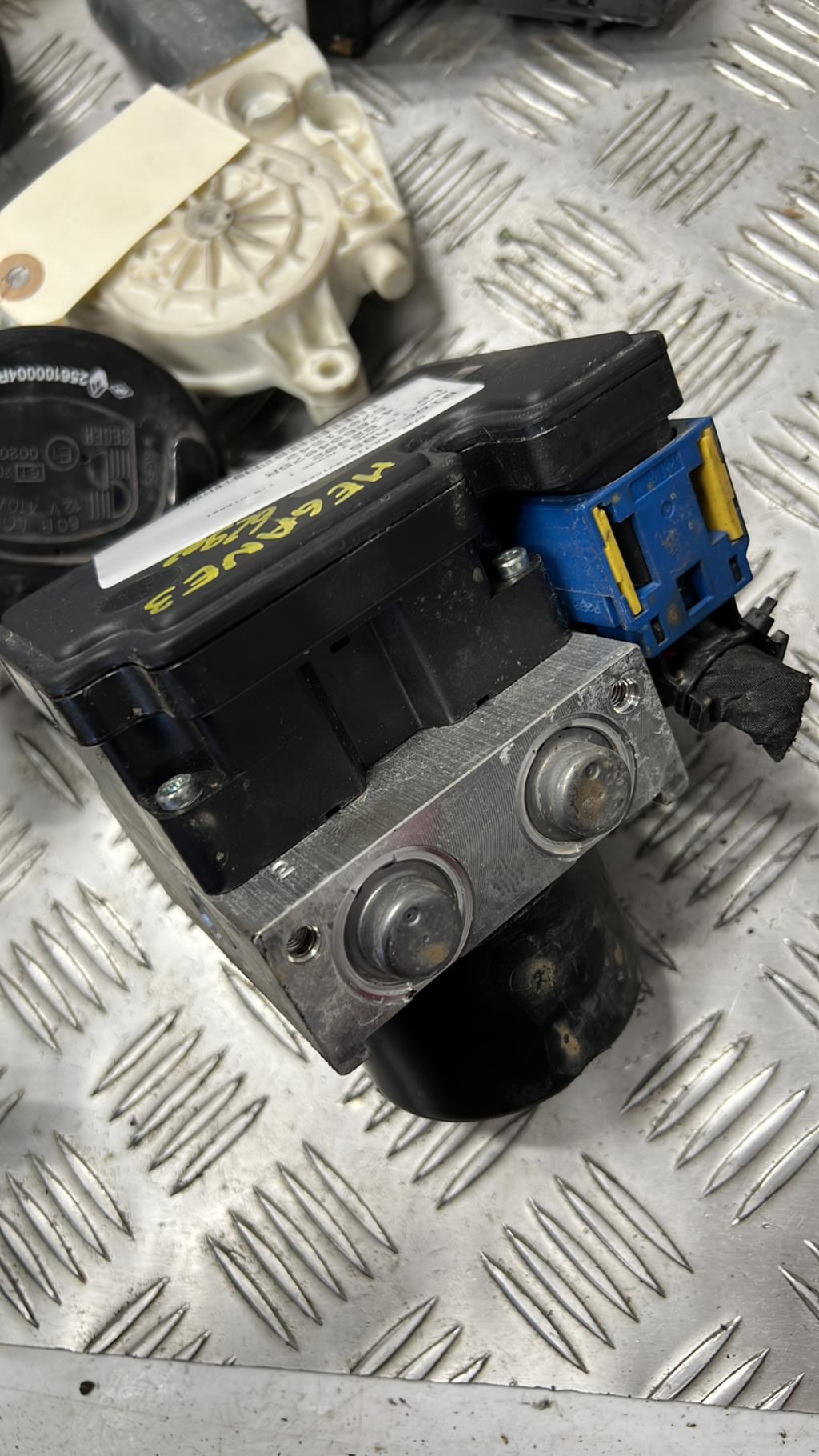 Blocco ABS (antibloccaggio freni) RENAULT MEGANE 3 PHASE 1 Diésel - 1