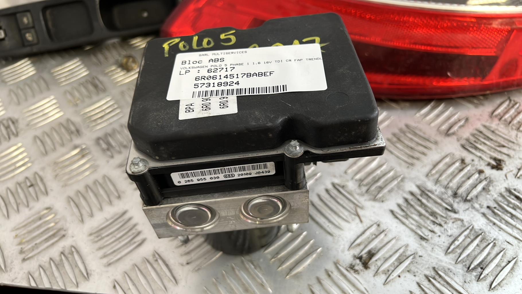 Blocco ABS (antibloccaggio freni) VOLKSWAGEN POLO 5 PHASE 1 Diésel - 1
