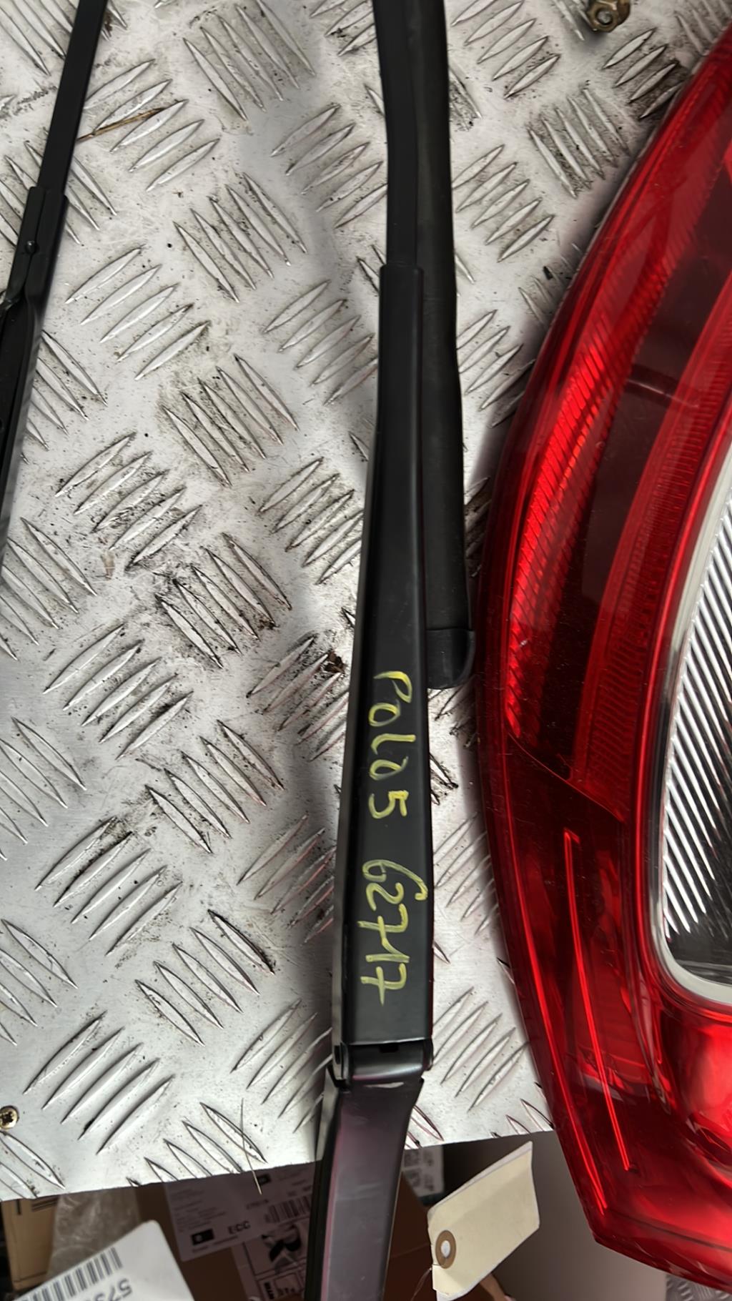 Braccio tergicristallo anteriore destro VOLKSWAGEN POLO 5 PHASE 1 Diésel - 1