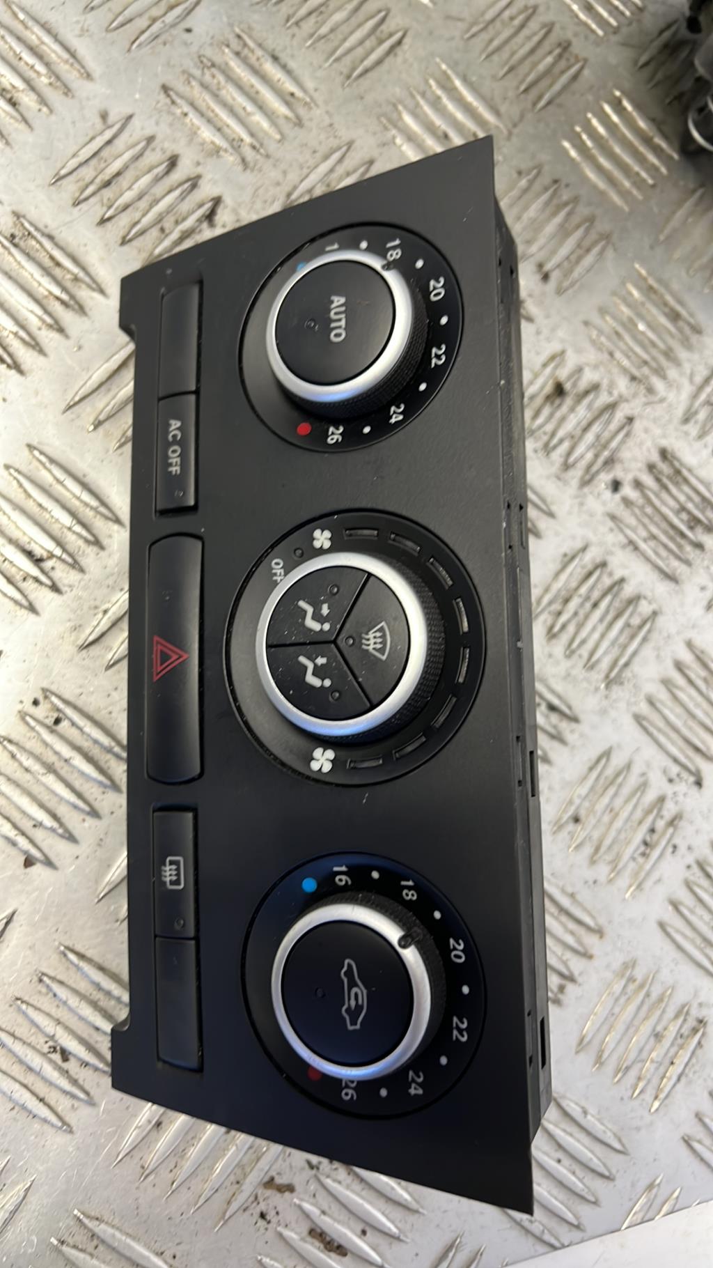 Commande chauffage SAAB 9.3 2 SPORT SEDAN PHASE 1 Diesel - 1