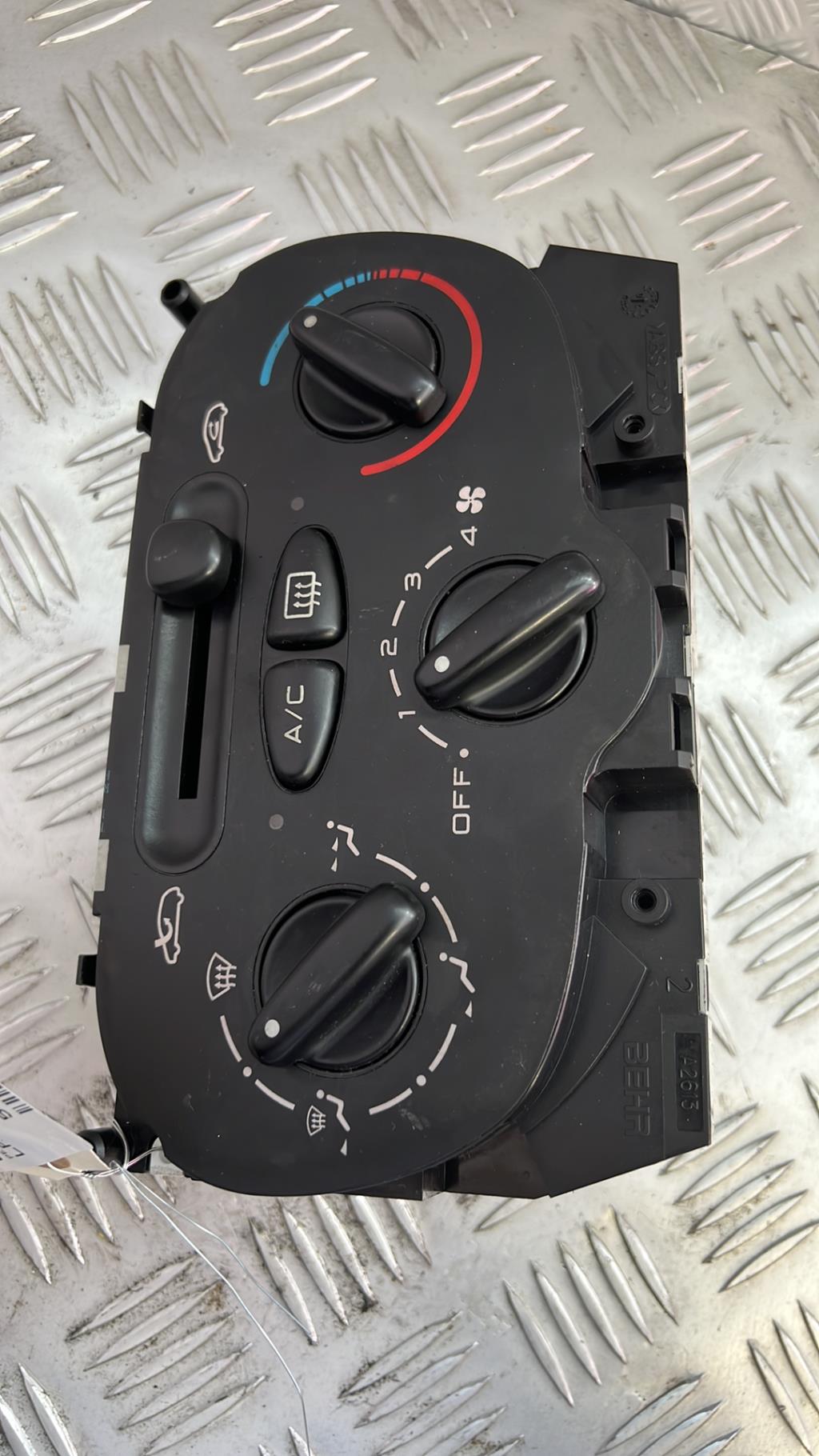 Commande chauffage PEUGEOT 206 PHASE 1 BREAK Diesel - 1