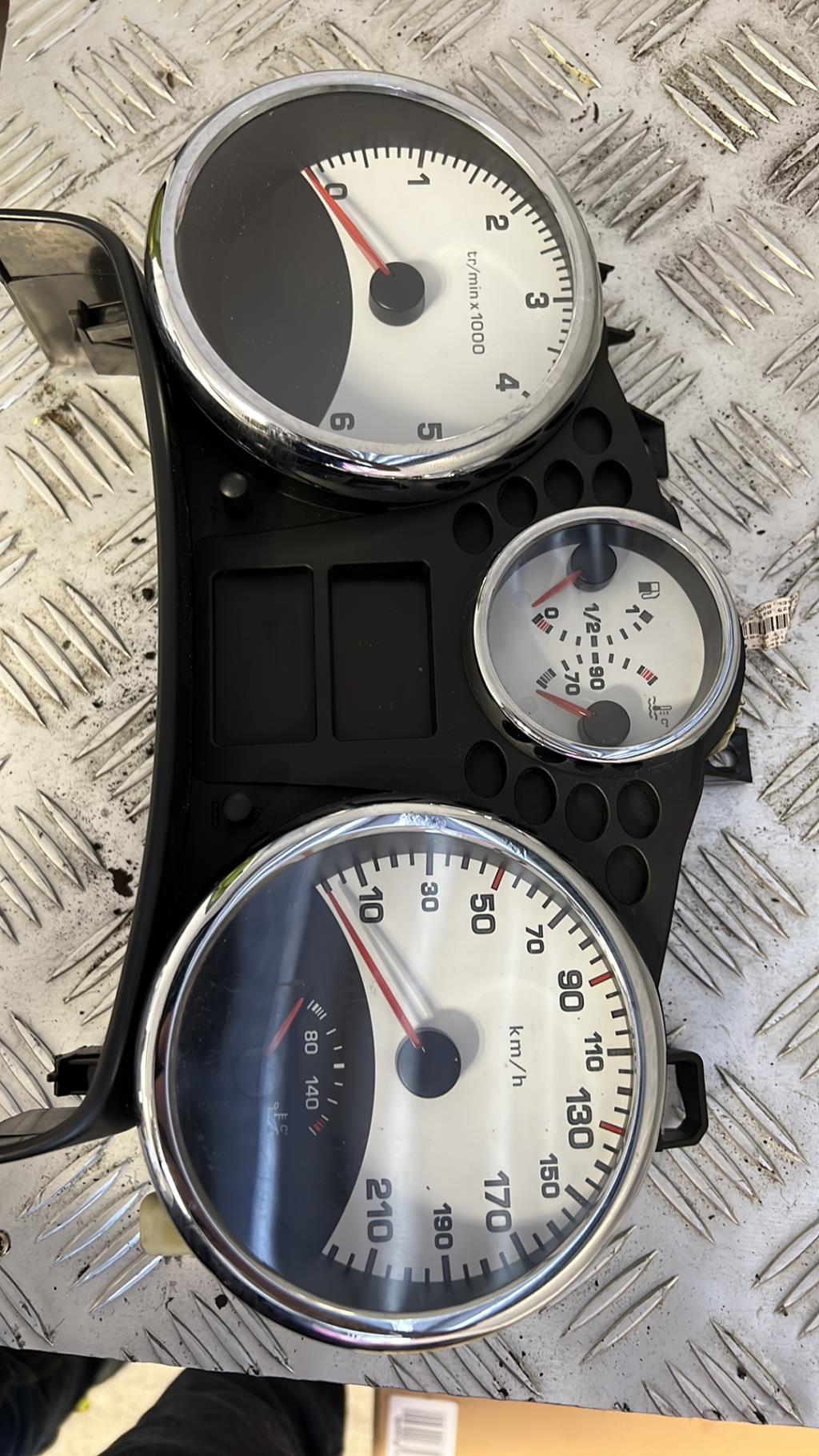 Compteur PEUGEOT 207 PHASE 1 Diesel - 1