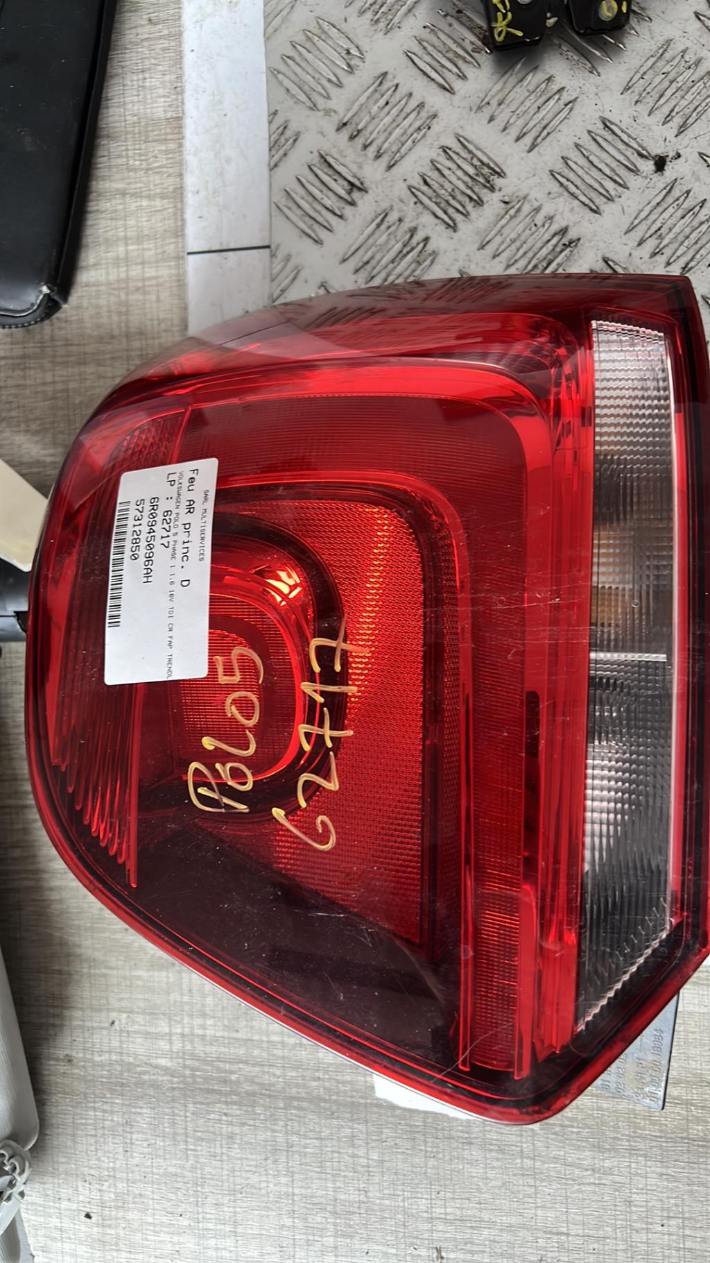 Fanale posteriore principale destro (luci) VOLKSWAGEN POLO 5 PHASE 1 Diésel - 1
